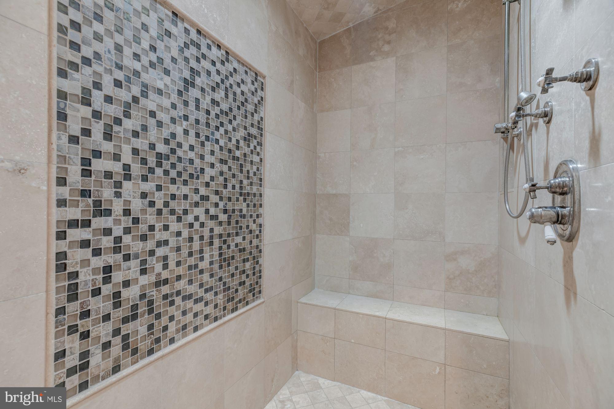 PINEVIEW - Residential