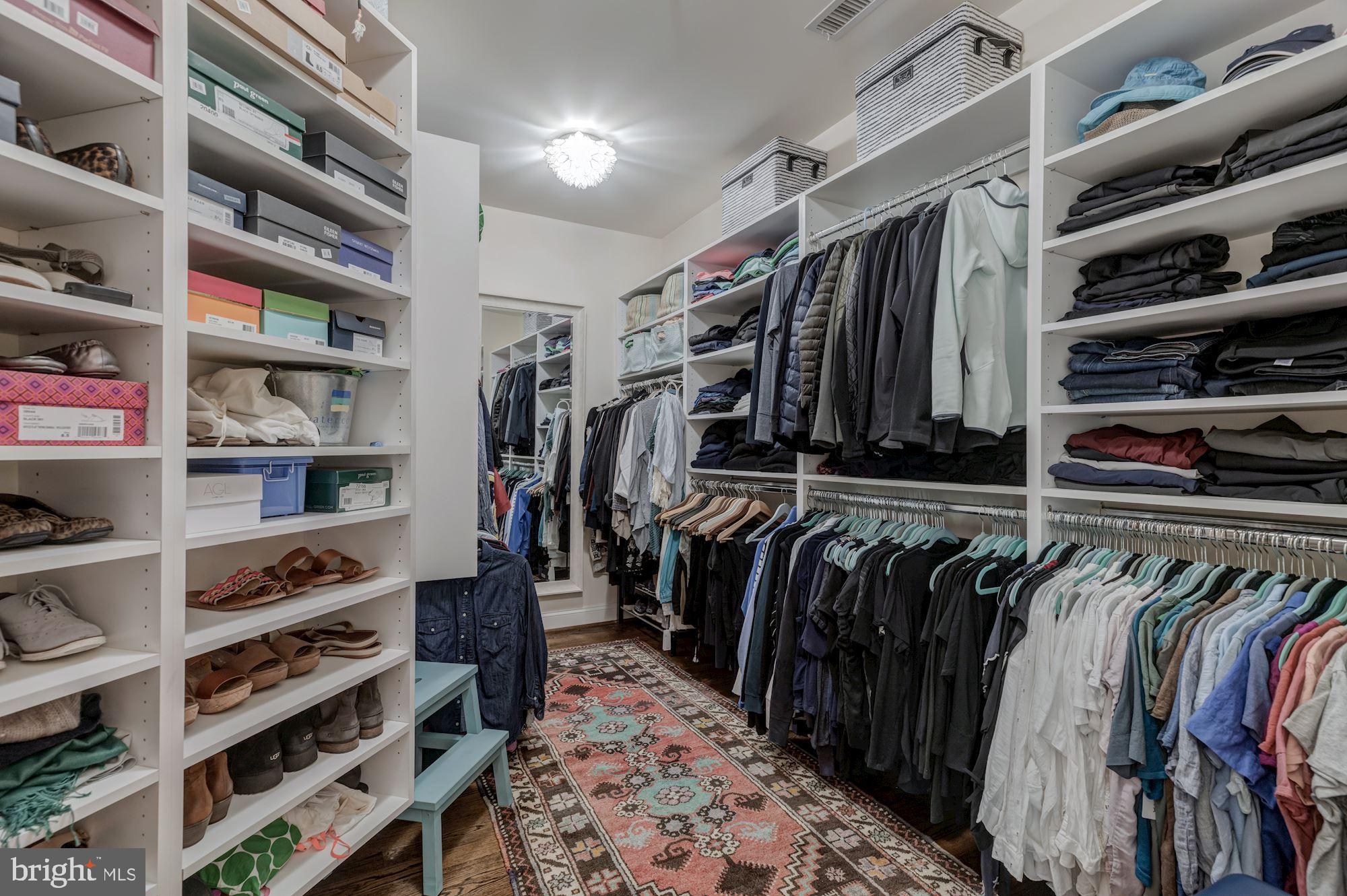 PINEVIEW - Residential