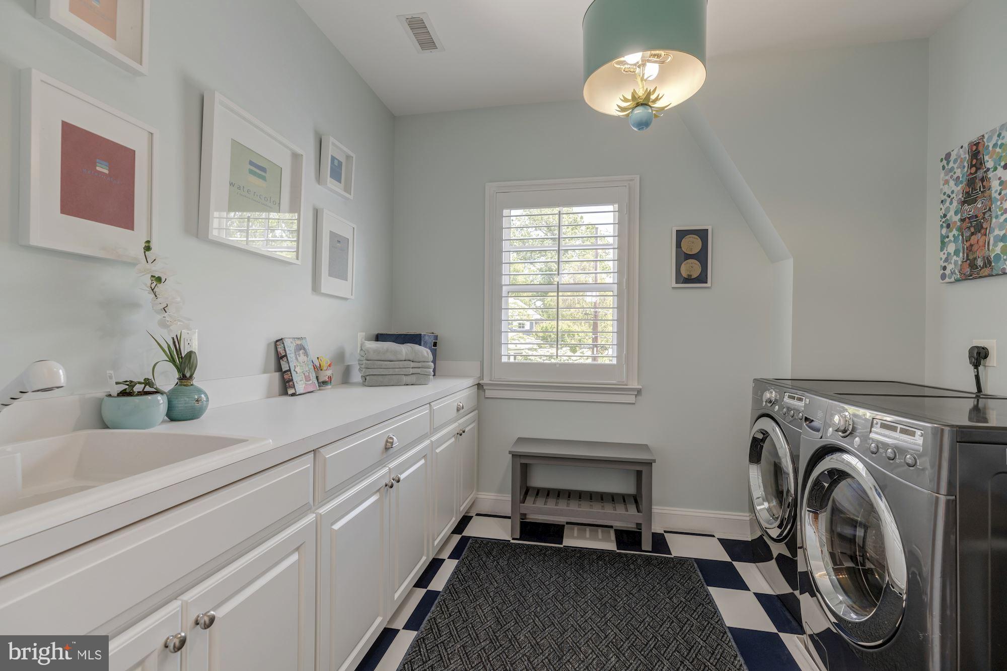 PINEVIEW - Residential