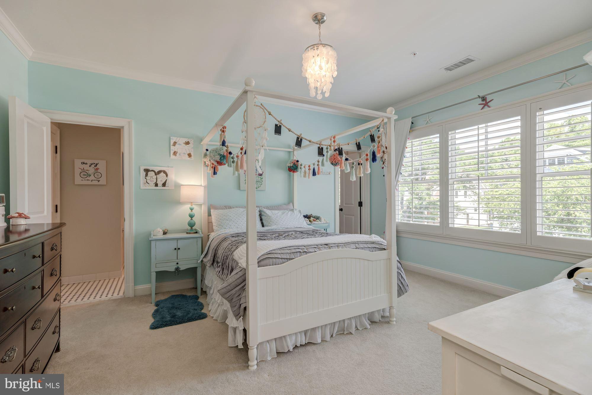 PINEVIEW - Residential