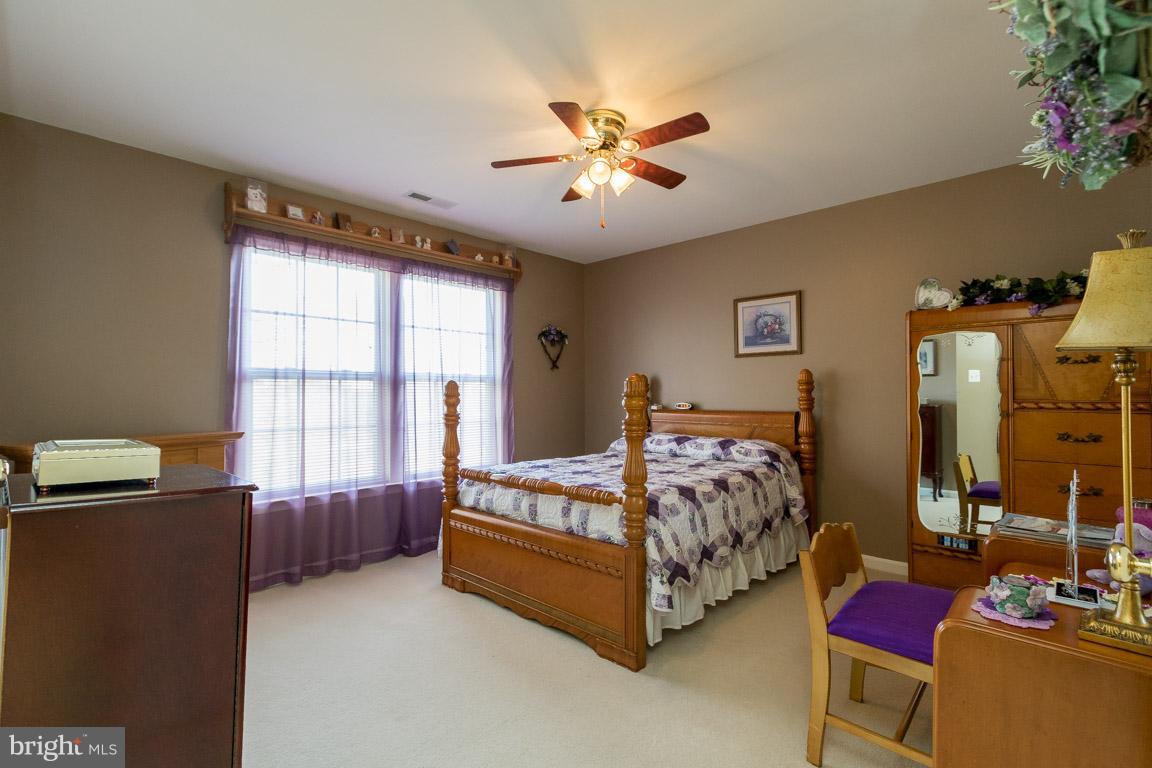 HICKORY HOLLOW - Residential