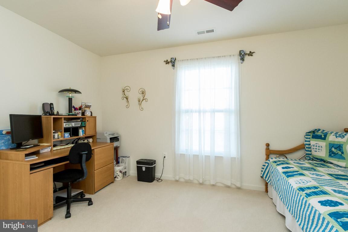 HICKORY HOLLOW - Residential