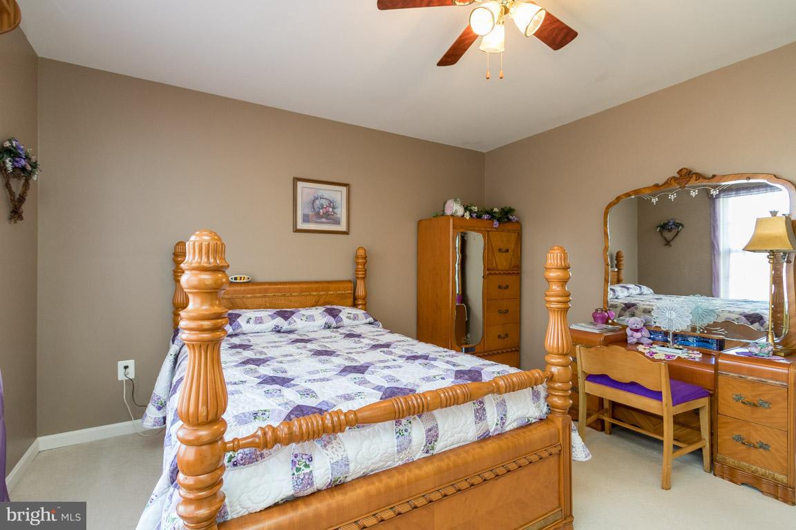 HICKORY HOLLOW - Residential