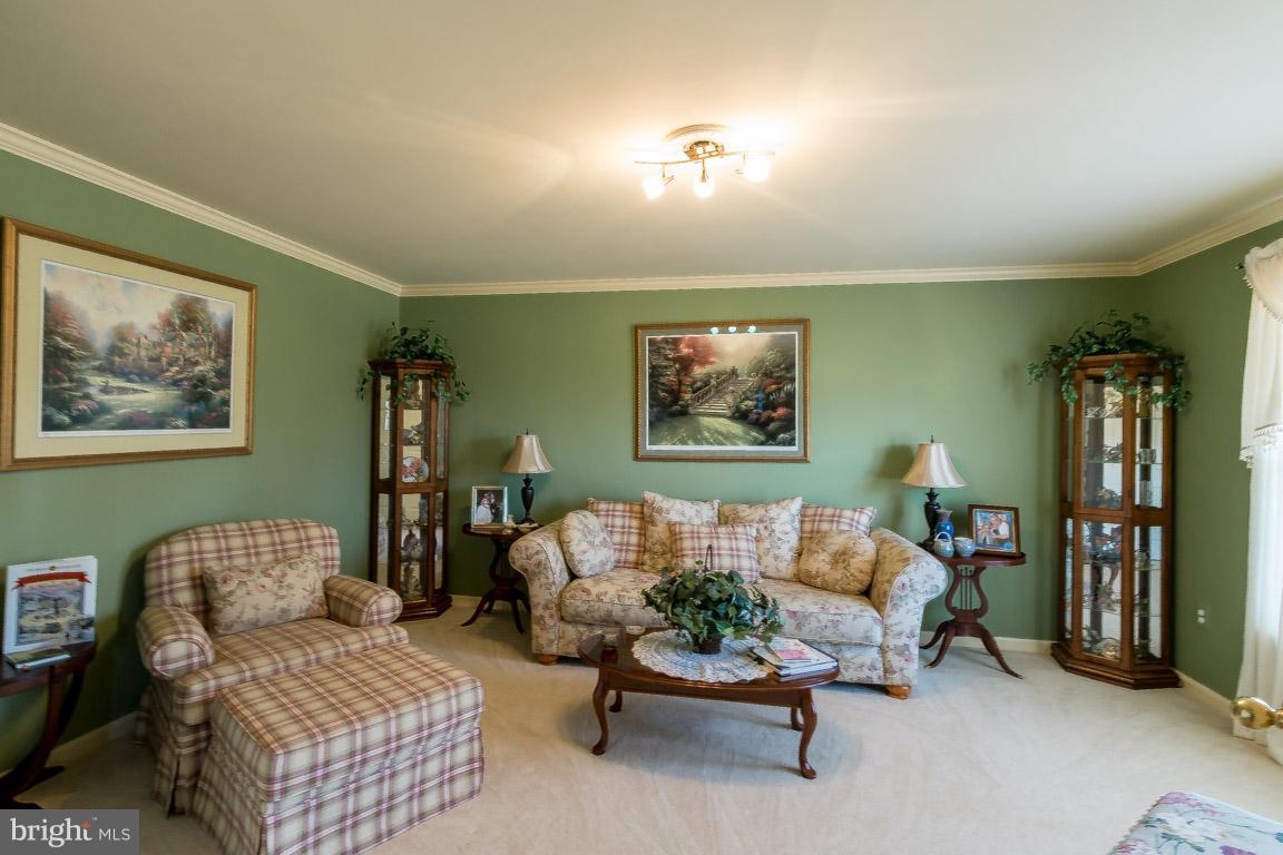 HICKORY HOLLOW - Residential