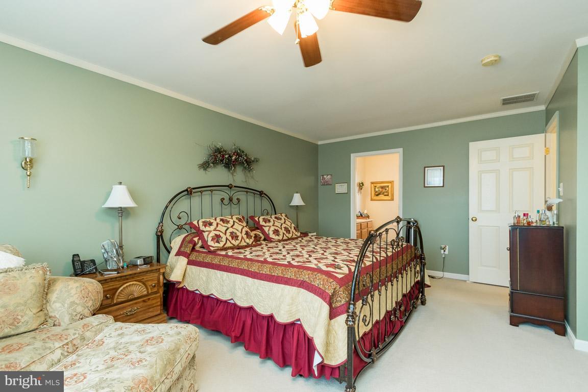 HICKORY HOLLOW - Residential