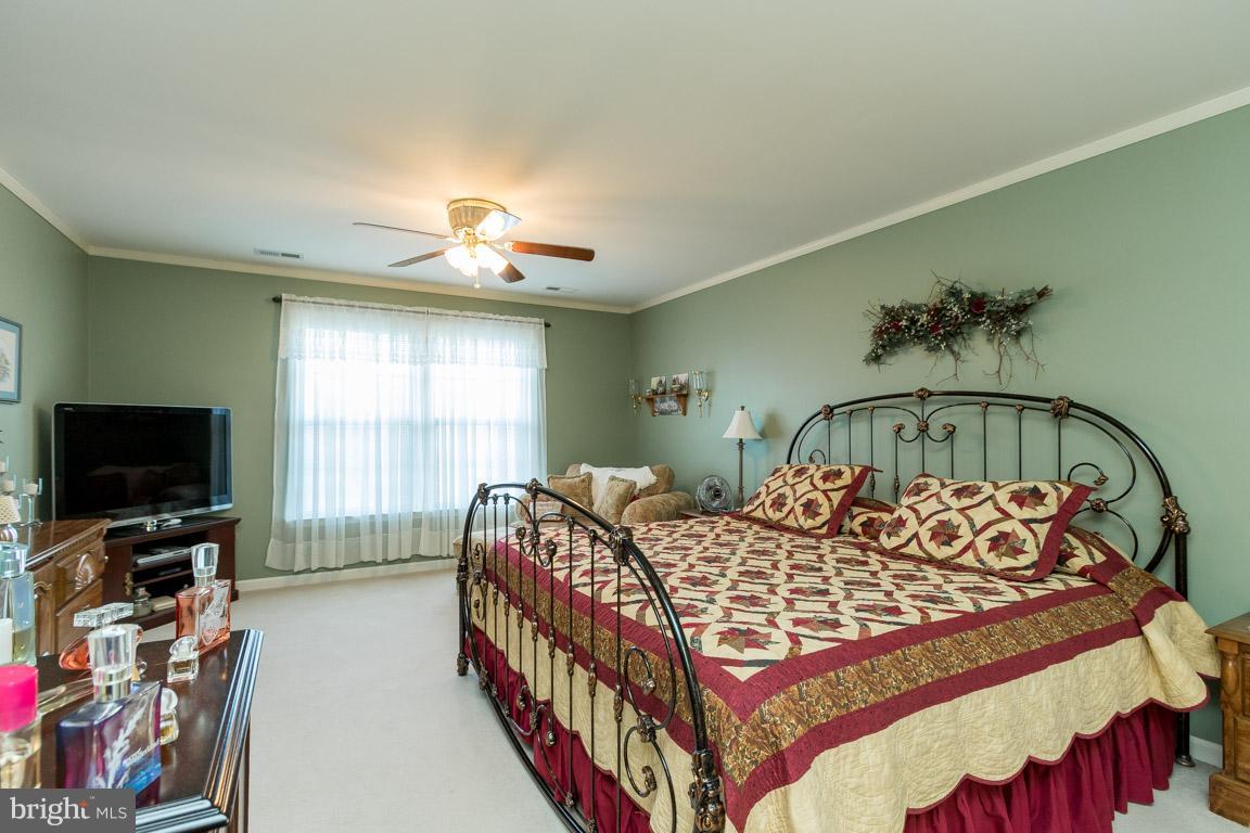 HICKORY HOLLOW - Residential