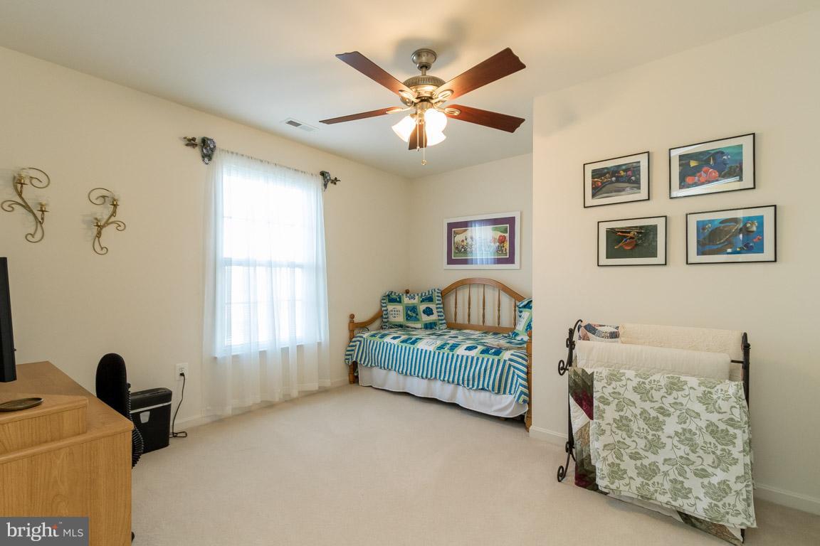 HICKORY HOLLOW - Residential