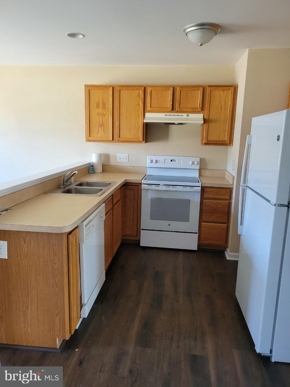 BUNKER HILL TOWNHOMES - Residential