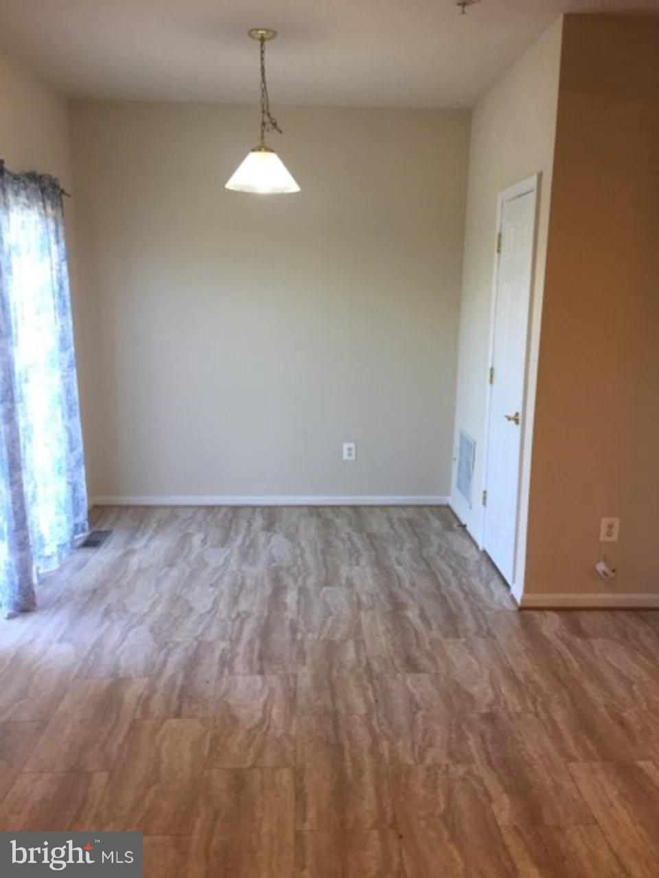 CROFTON VALLEY - Residential Lease