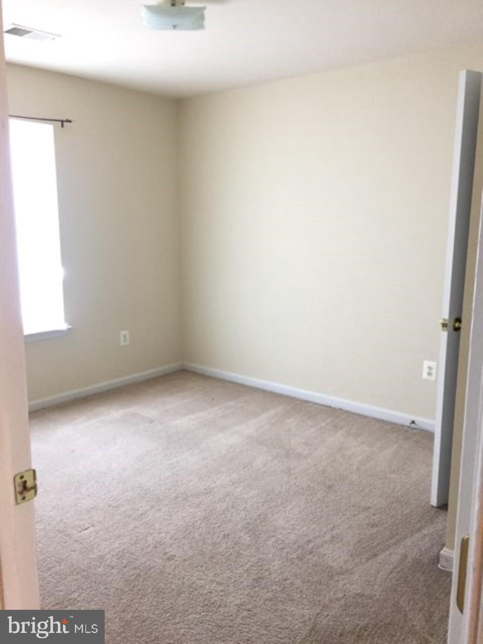 CROFTON VALLEY - Residential Lease