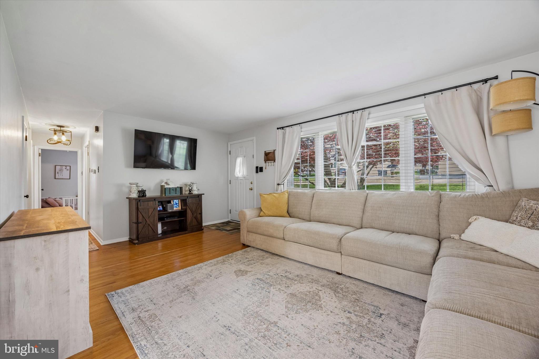 BELMONT TERR - Residential