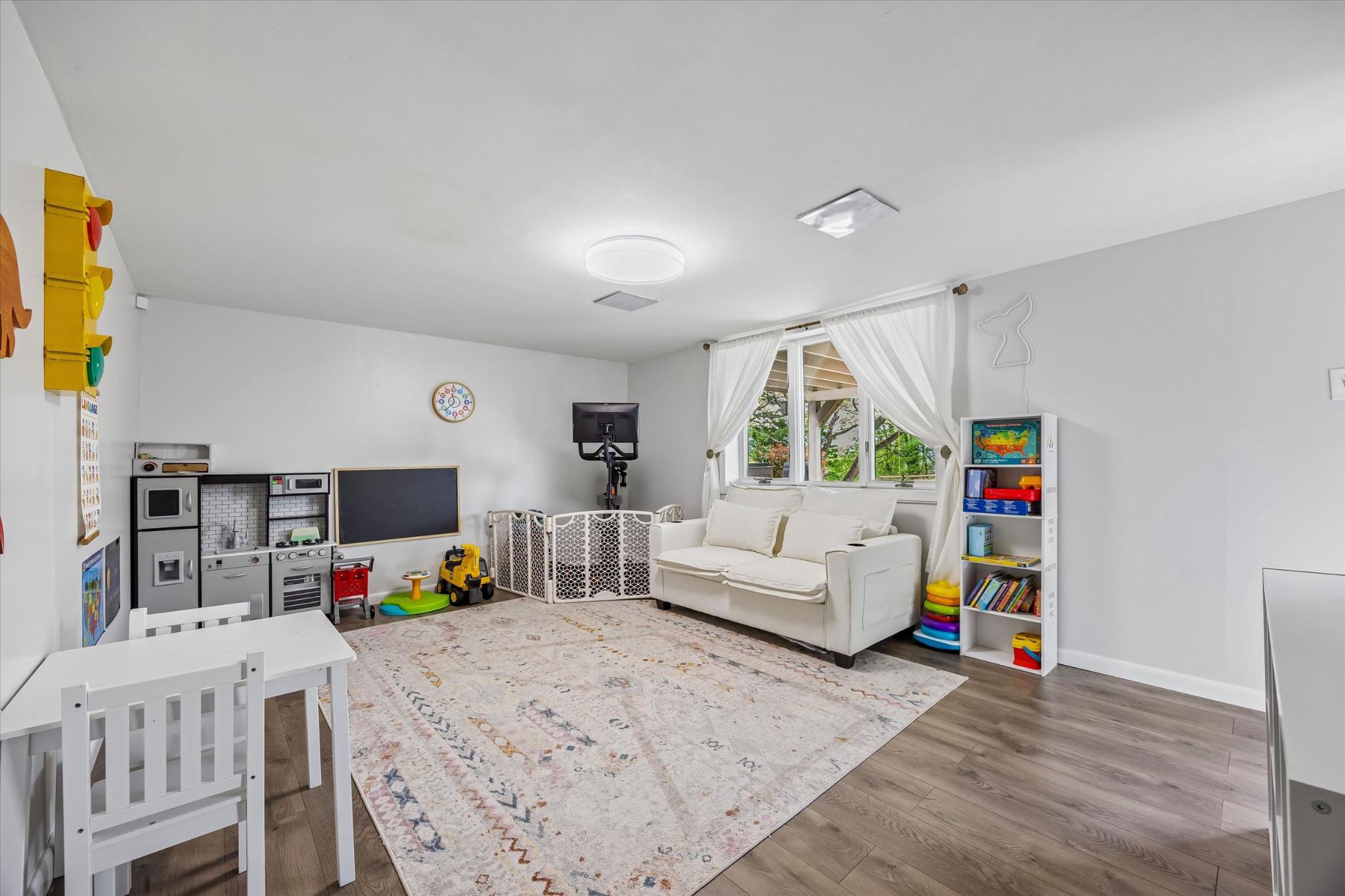 BELMONT TERR - Residential