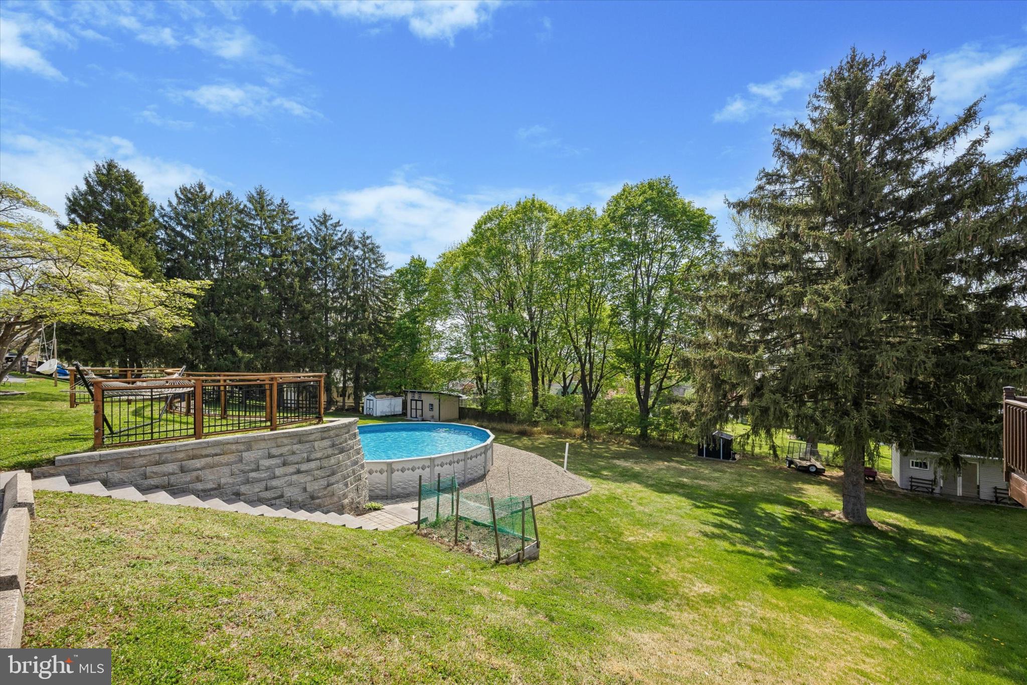 BELMONT TERR - Residential