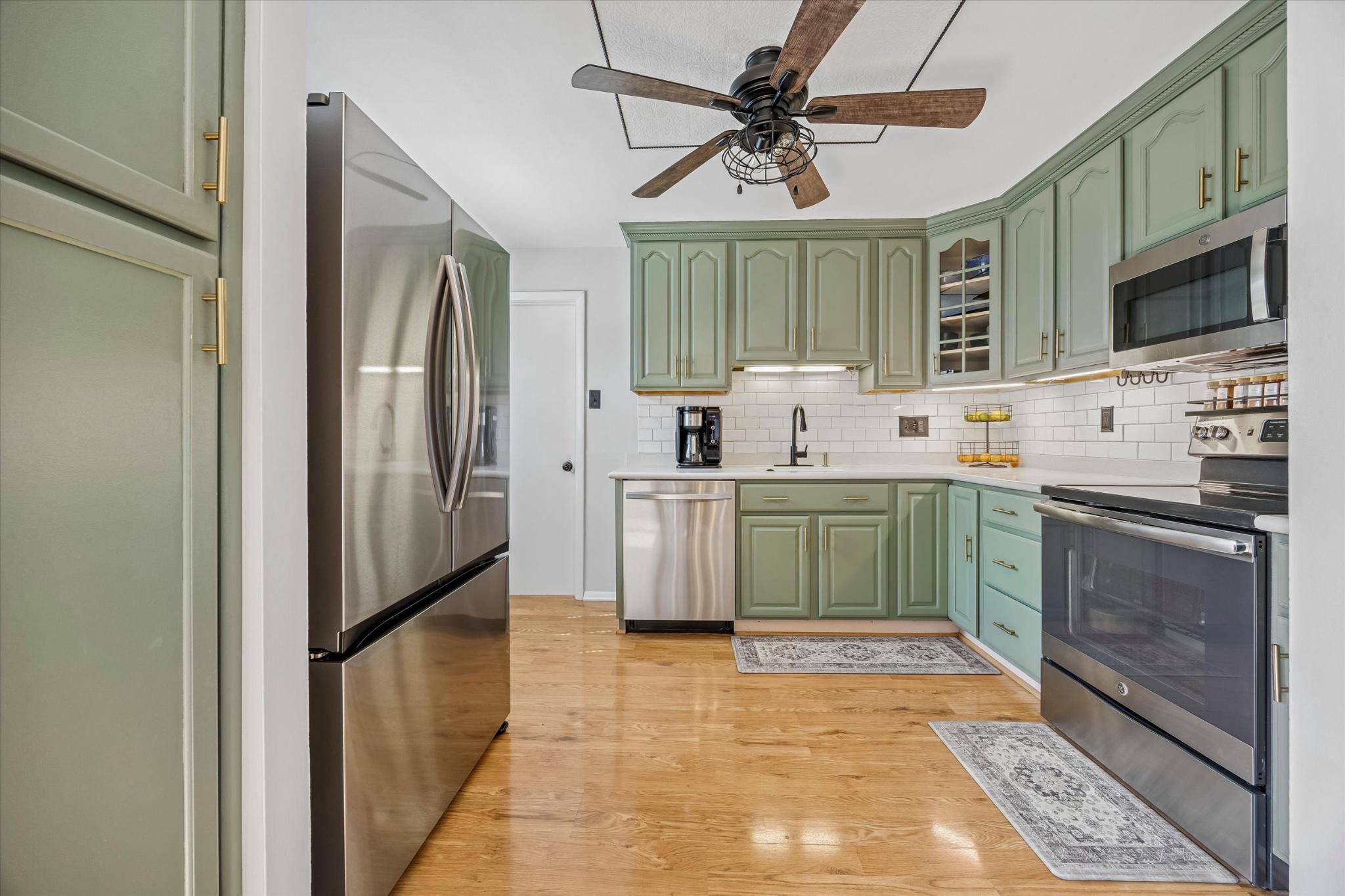 BELMONT TERR - Residential