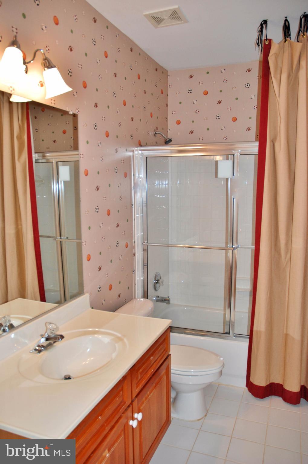 KINGS CROSSING - Residential Lease