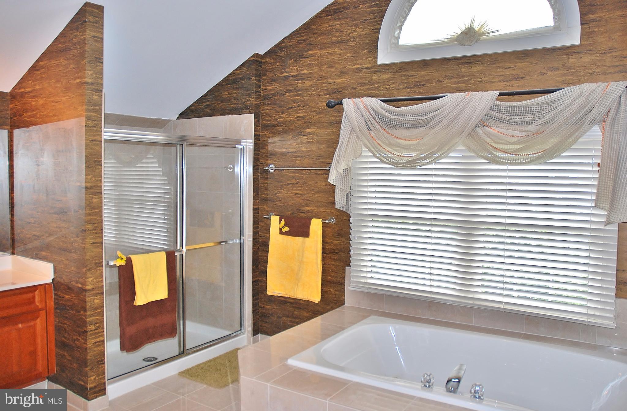 KINGS CROSSING - Residential Lease