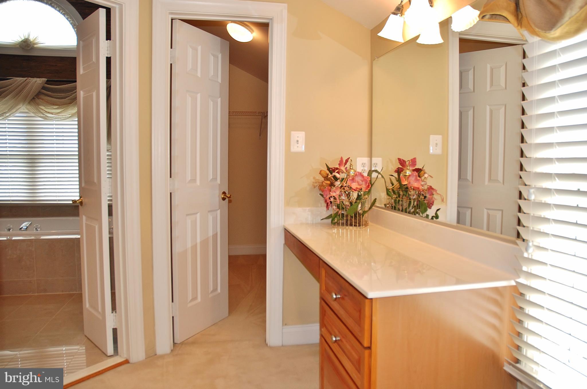 KINGS CROSSING - Residential Lease