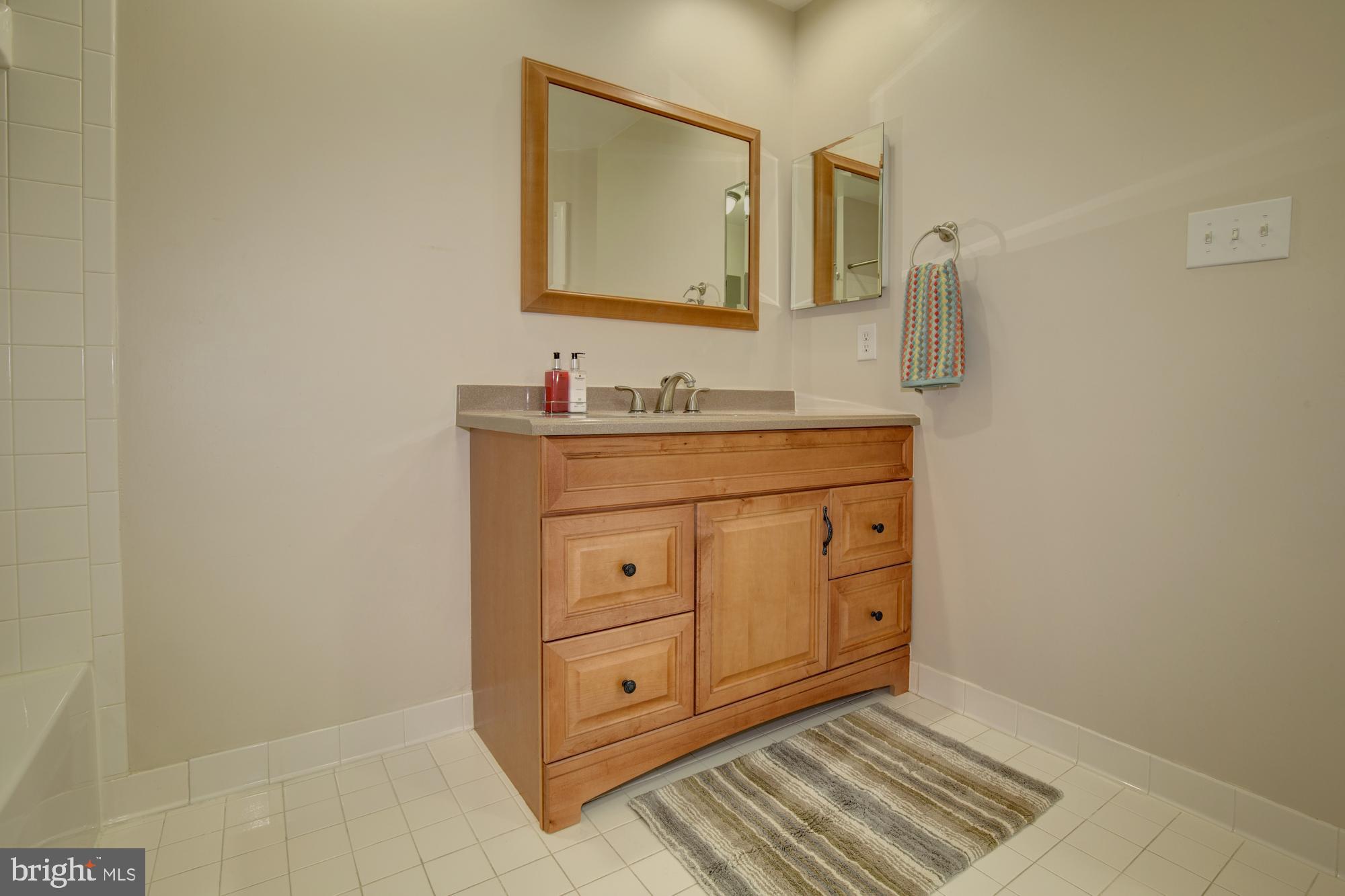 ETON SQUARE - Residential