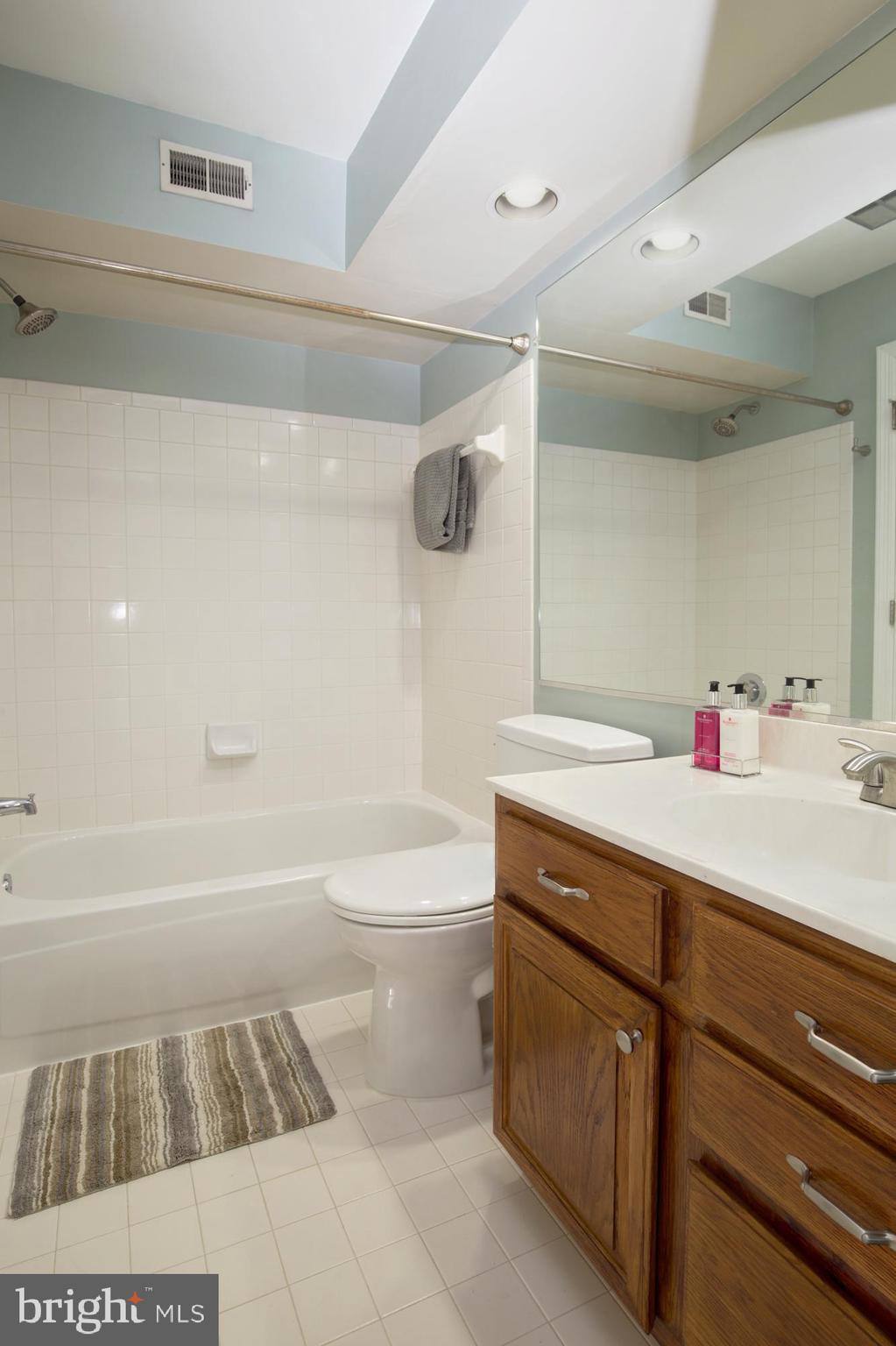 ETON SQUARE - Residential