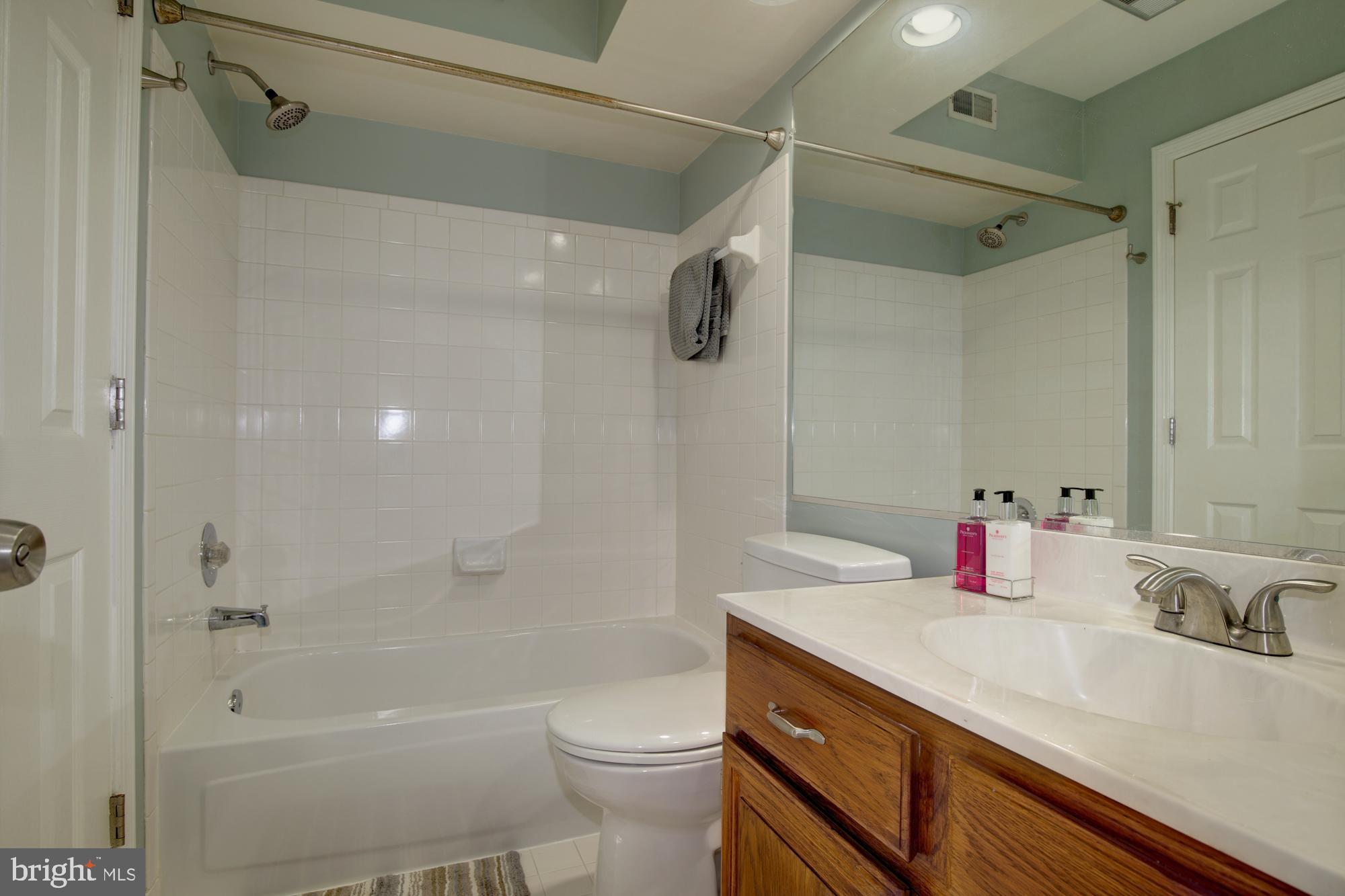 ETON SQUARE - Residential