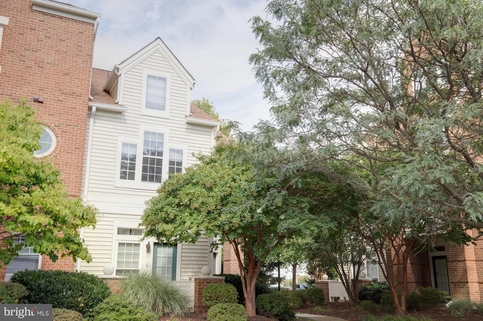 ETON SQUARE - Residential