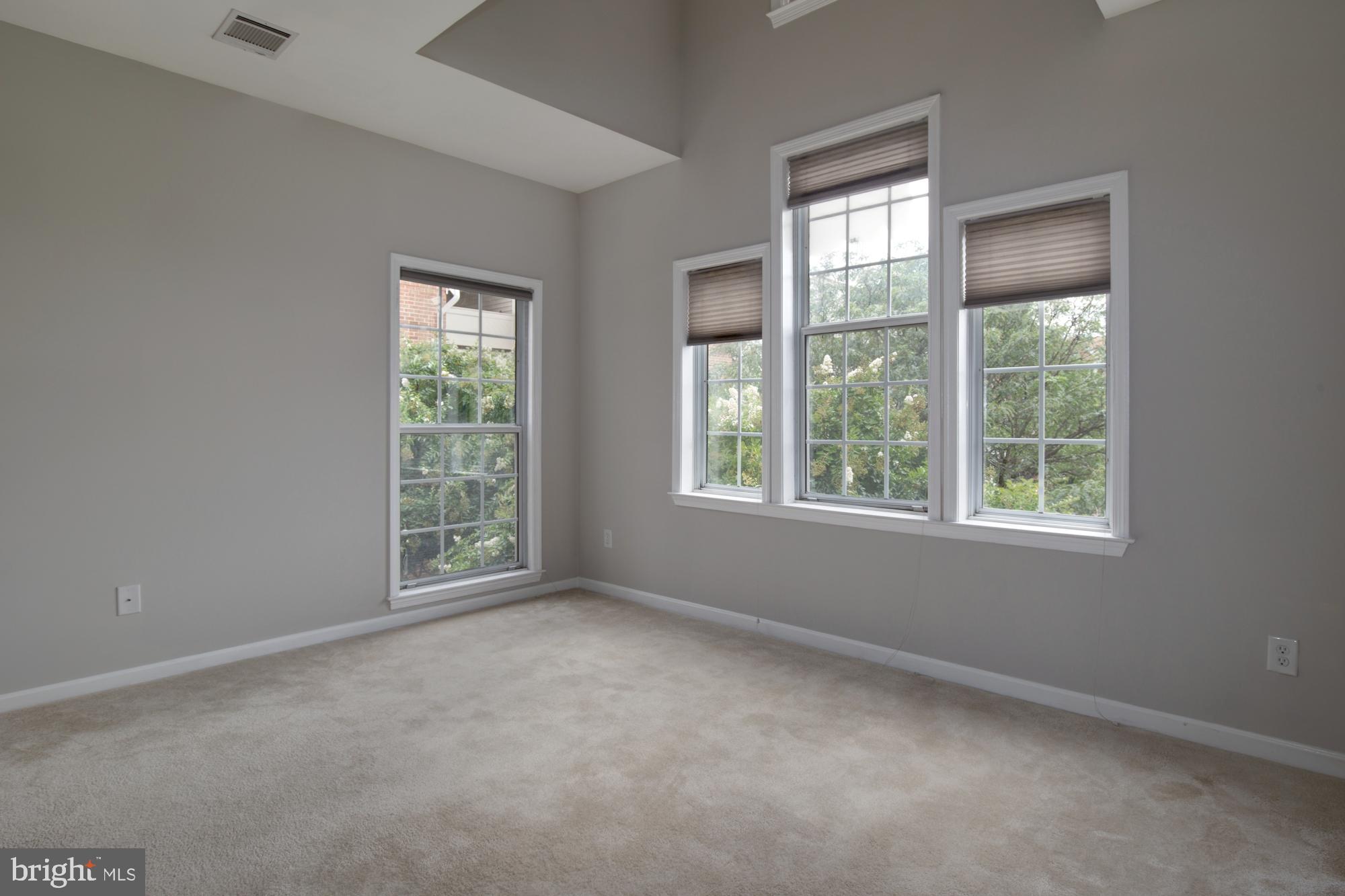 ETON SQUARE - Residential