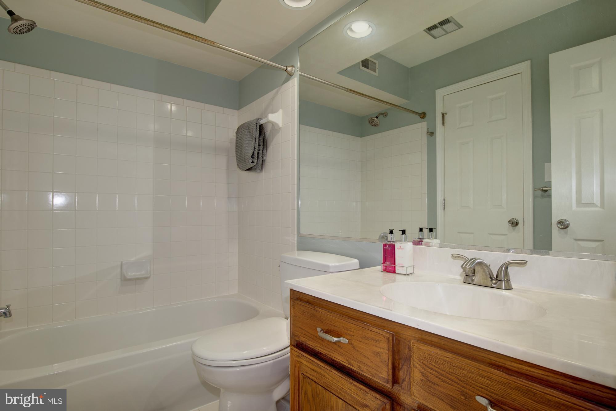 ETON SQUARE - Residential