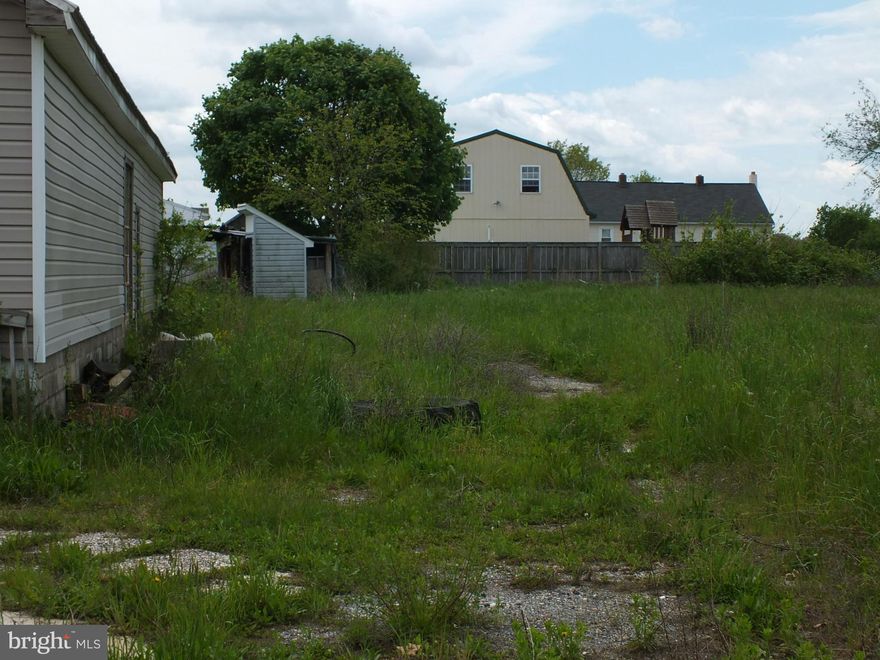 There are 2 lots in this package  Lots 20 & 21 Tax IDS 0708070865 & 0708070806 - approximately .50 acres