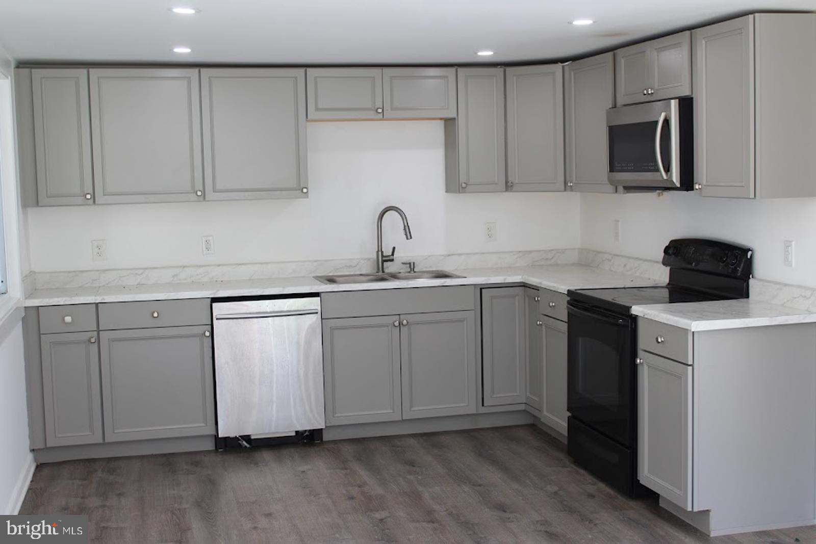 FOUR SEASONS MHP - Residential