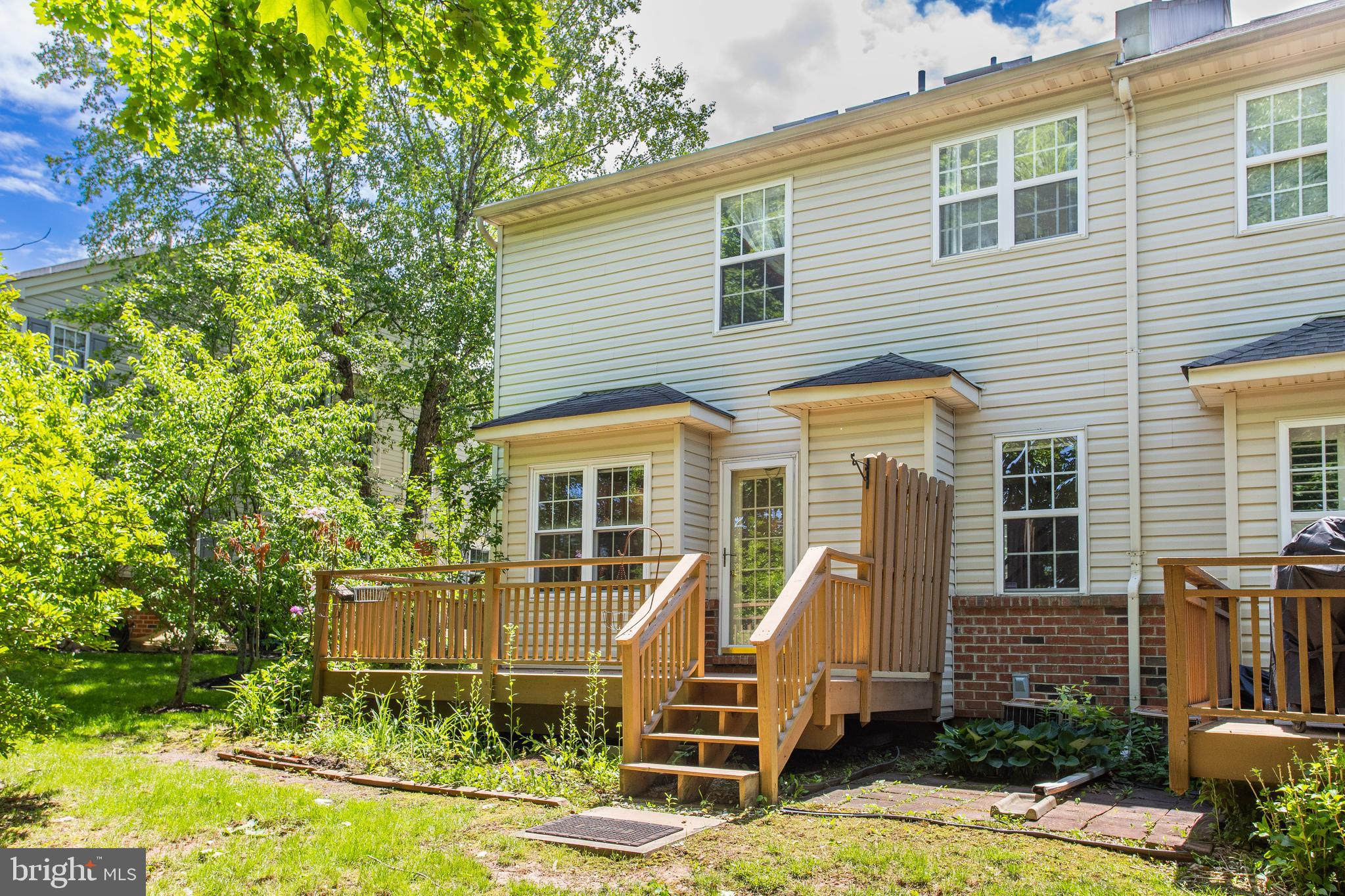 WILLIAMSBURG VILLA - Residential