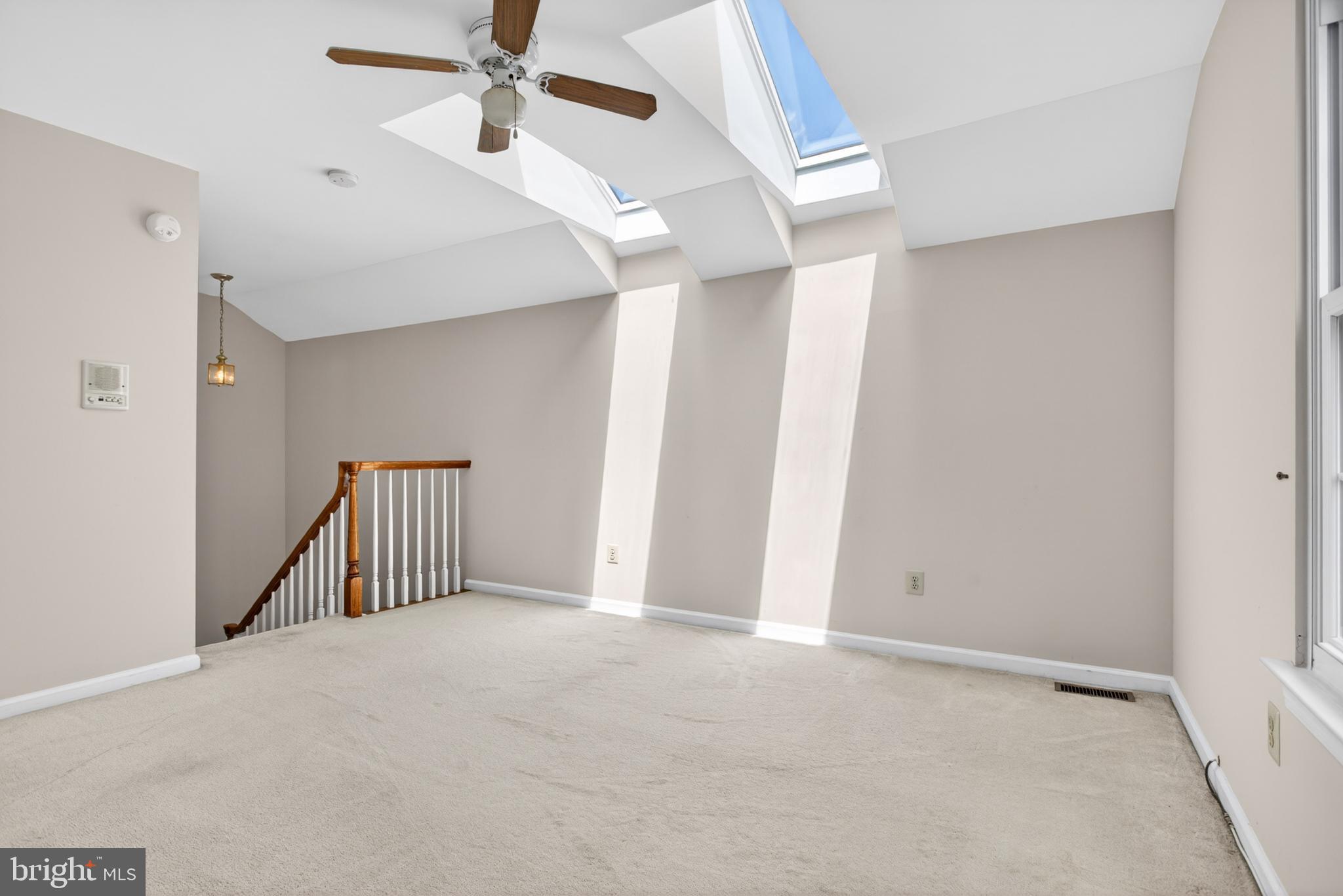WILLIAMSBURG VILLA - Residential