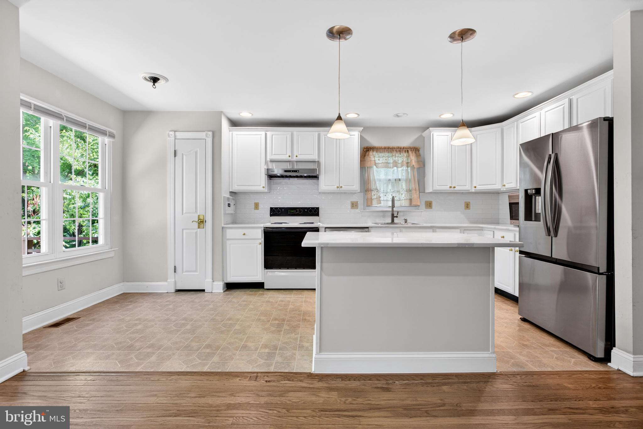WILLIAMSBURG VILLA - Residential