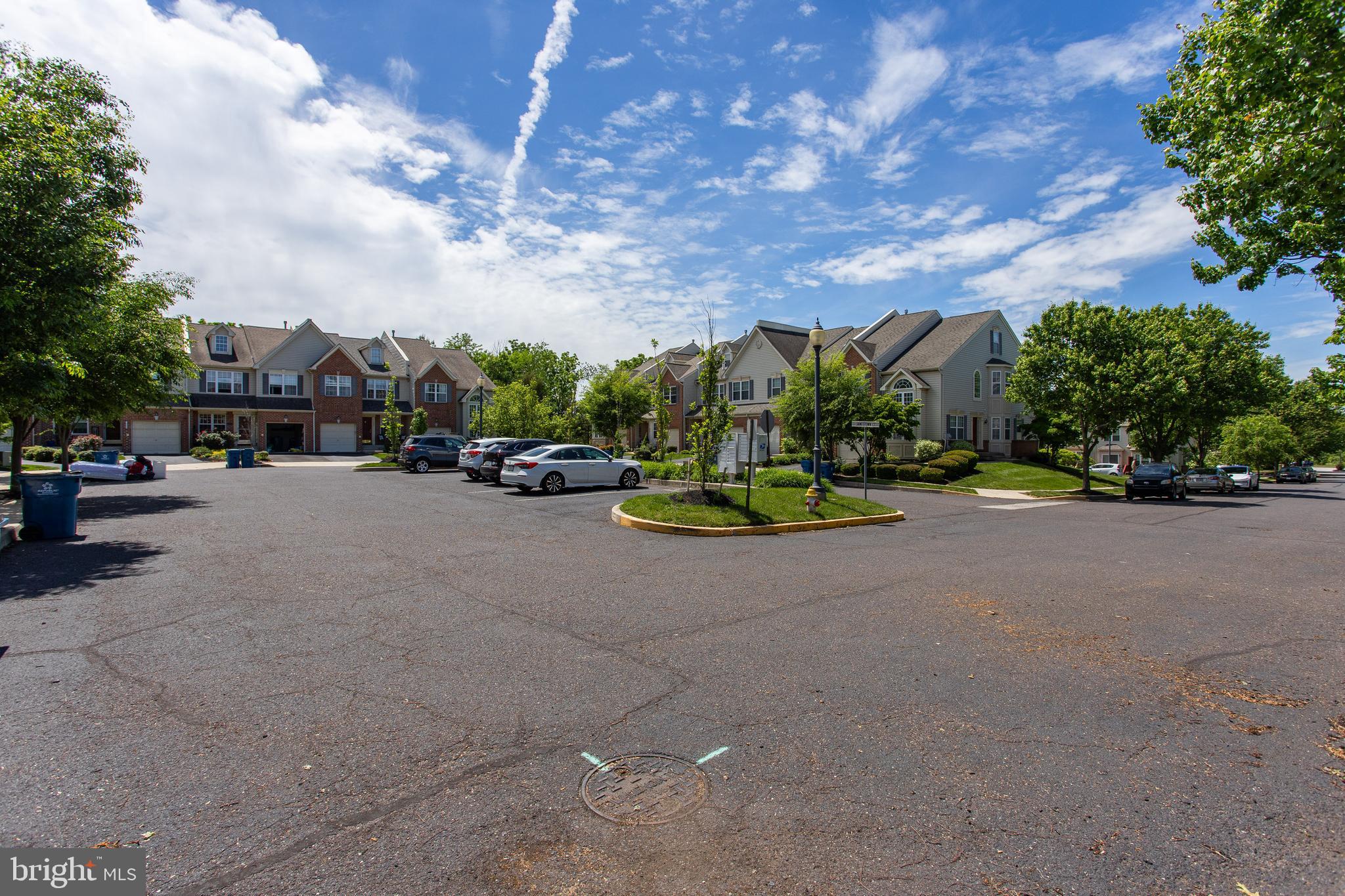 WILLIAMSBURG VILLA - Residential
