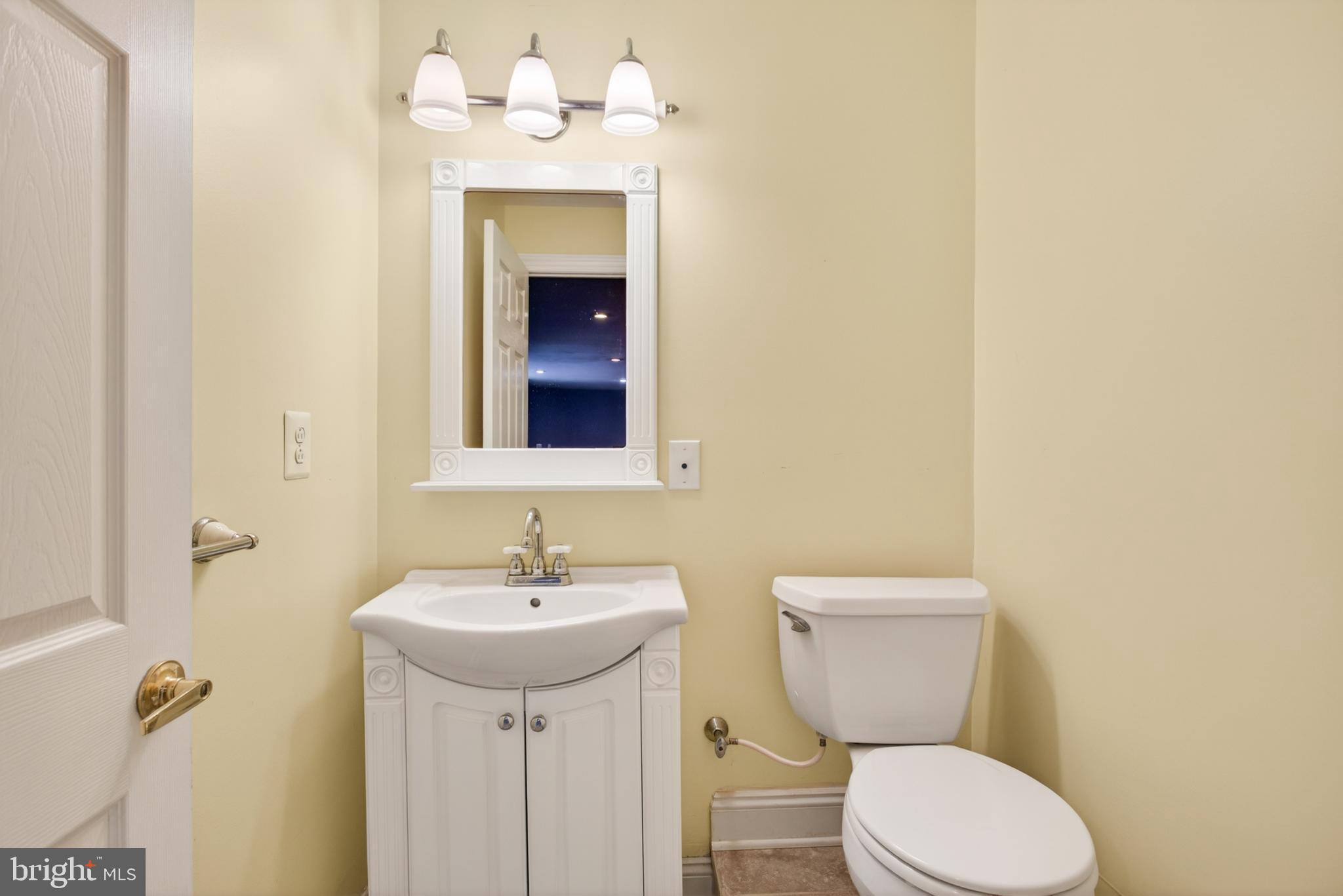 WILLIAMSBURG VILLA - Residential