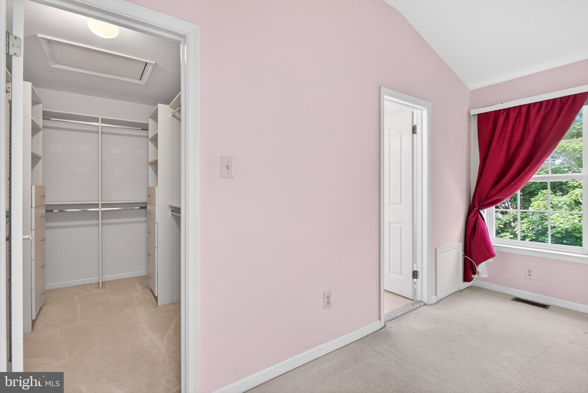 WILLIAMSBURG VILLA - Residential