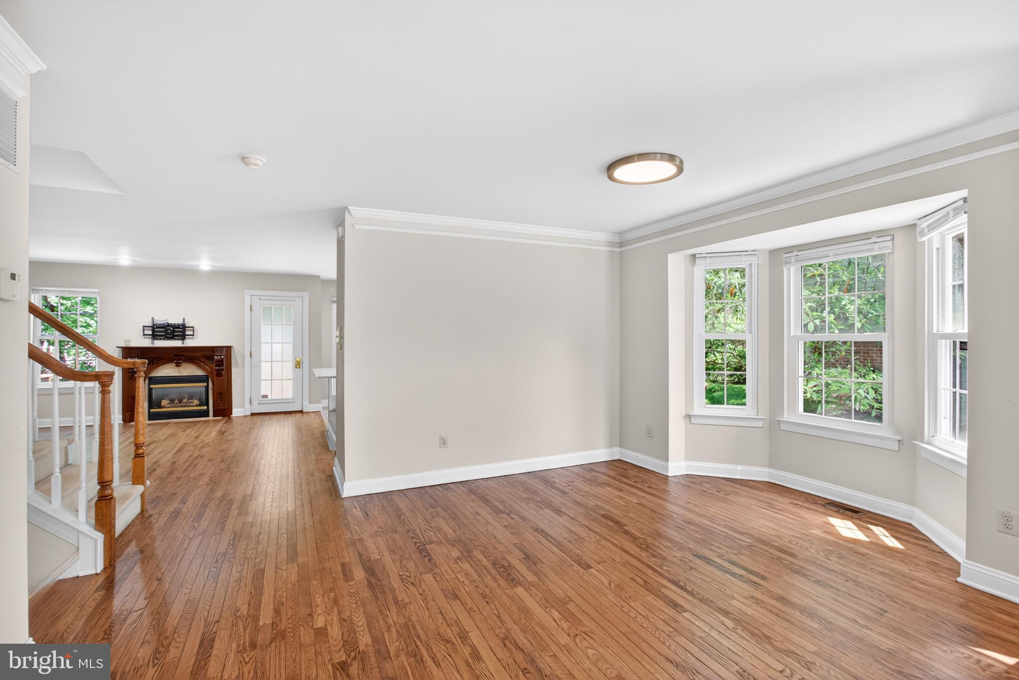 WILLIAMSBURG VILLA - Residential