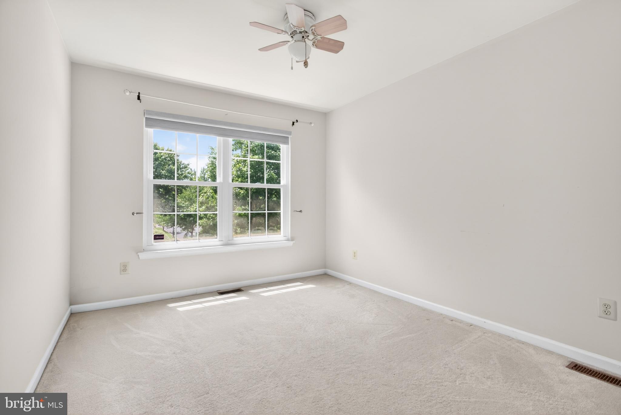 WILLIAMSBURG VILLA - Residential