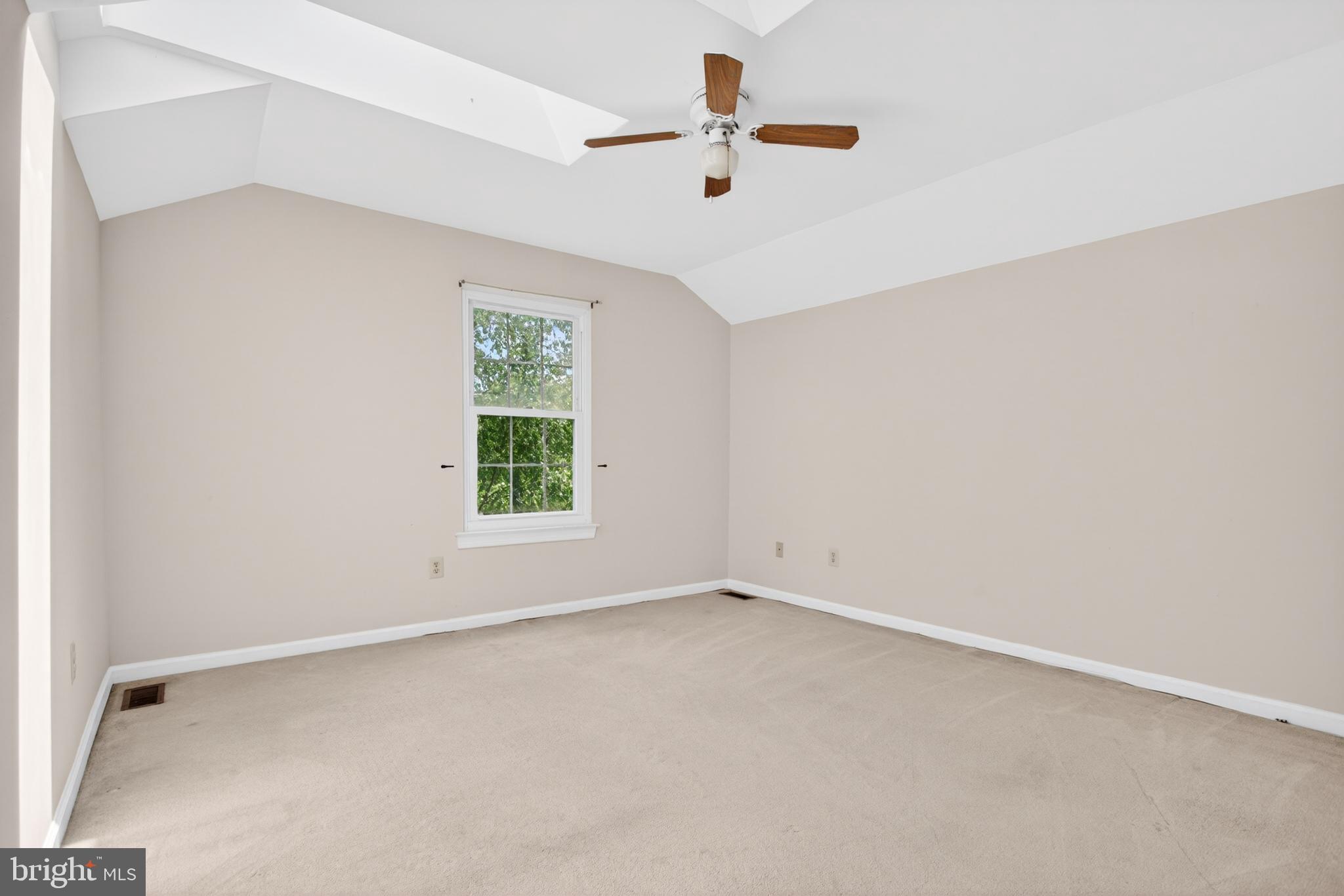WILLIAMSBURG VILLA - Residential