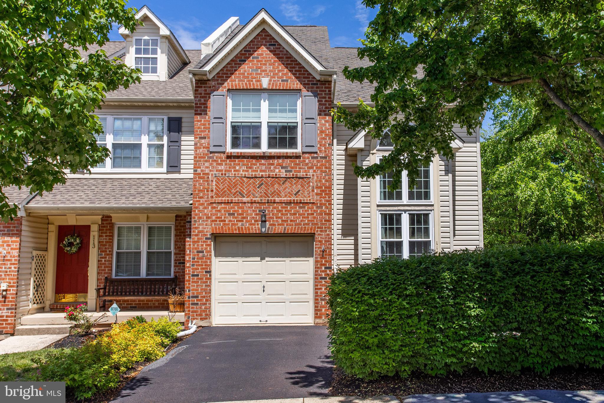 WILLIAMSBURG VILLA - Residential