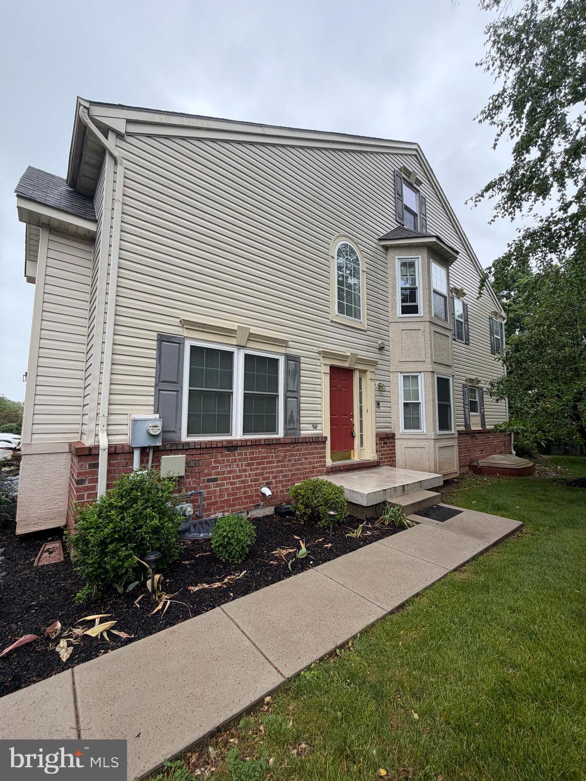114 WILLIAMSBURG WAY