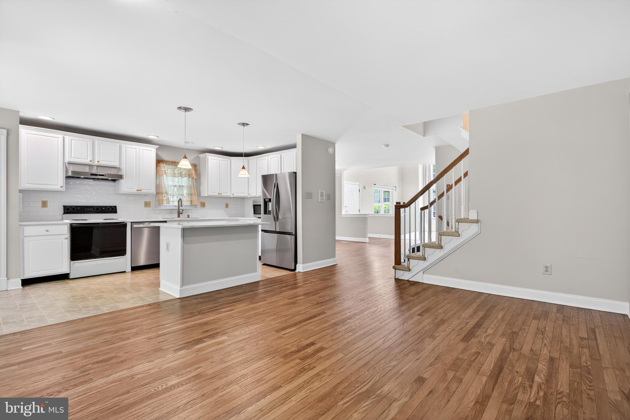WILLIAMSBURG VILLA - Residential