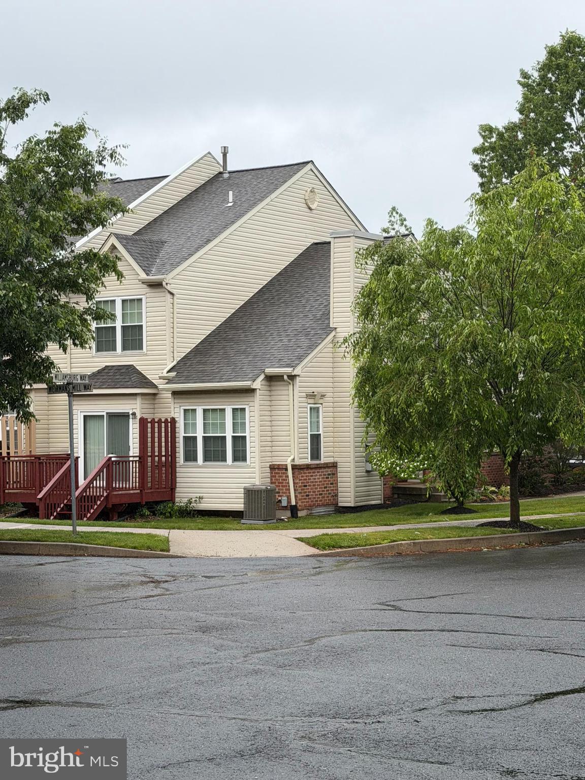 WILLIAMSBURG VILLA - Residential
