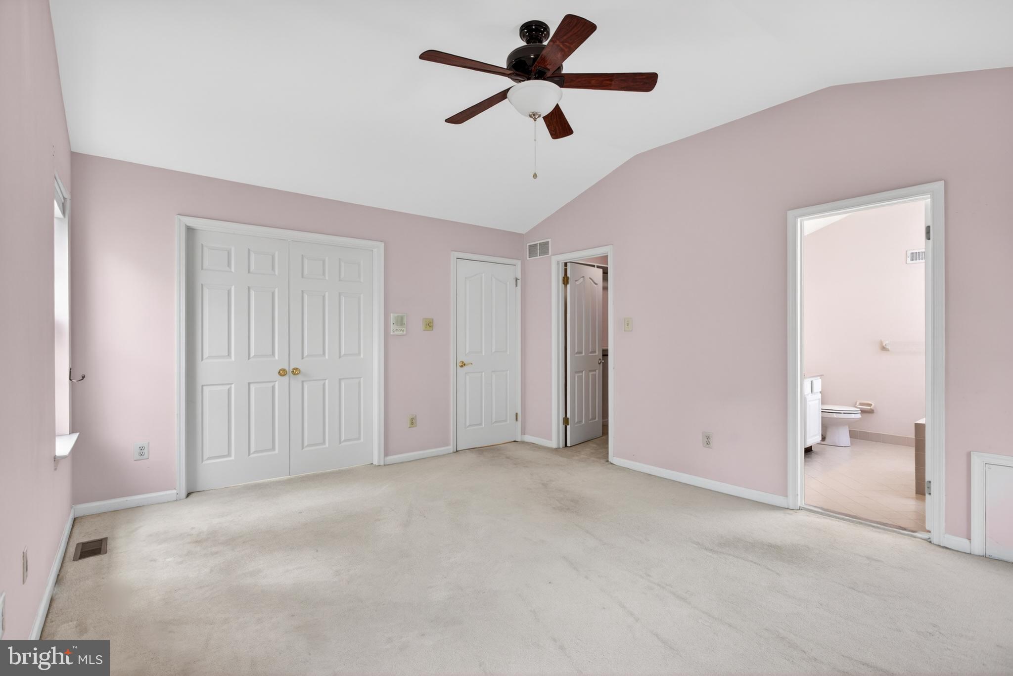 WILLIAMSBURG VILLA - Residential