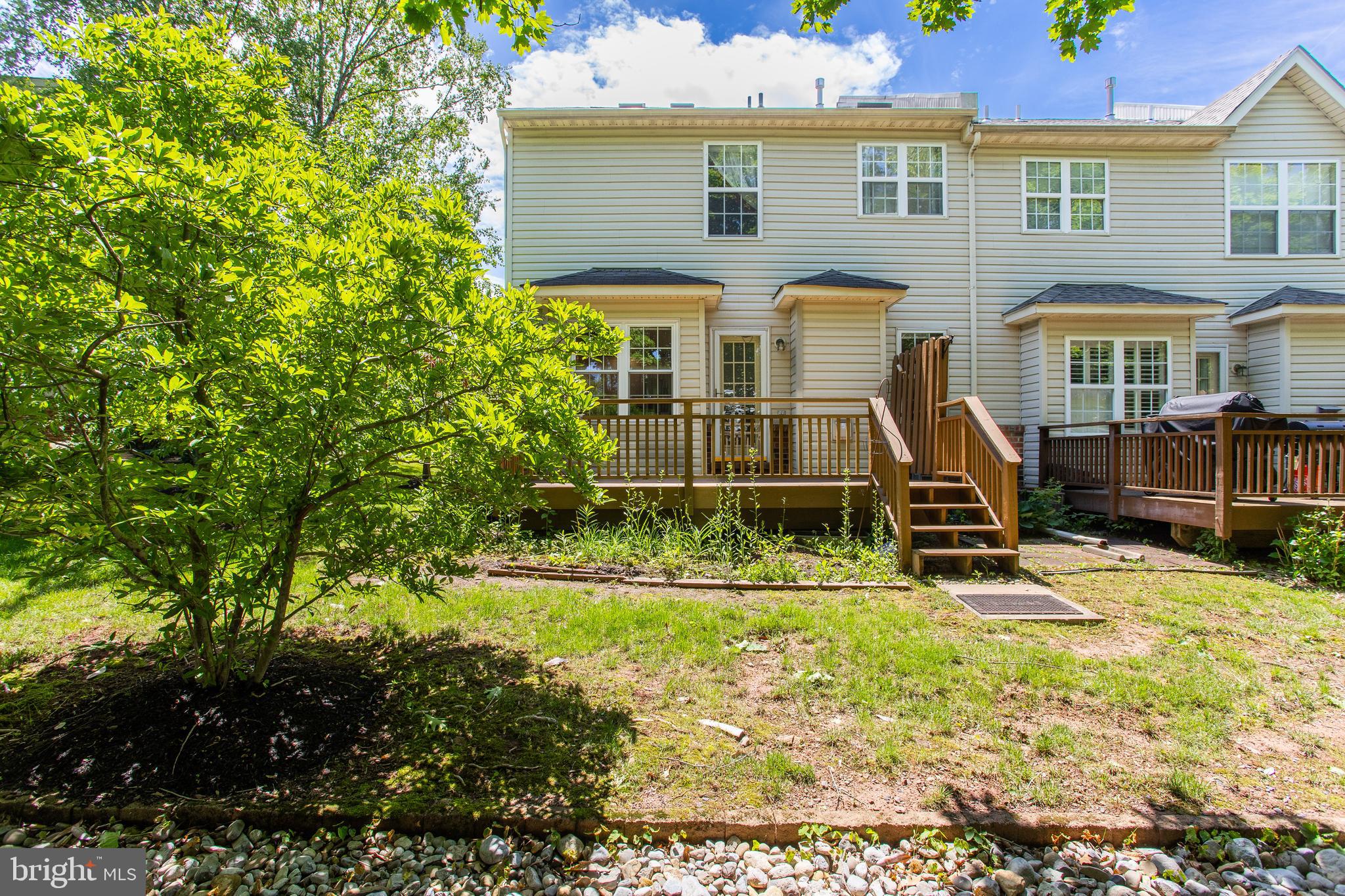 WILLIAMSBURG VILLA - Residential