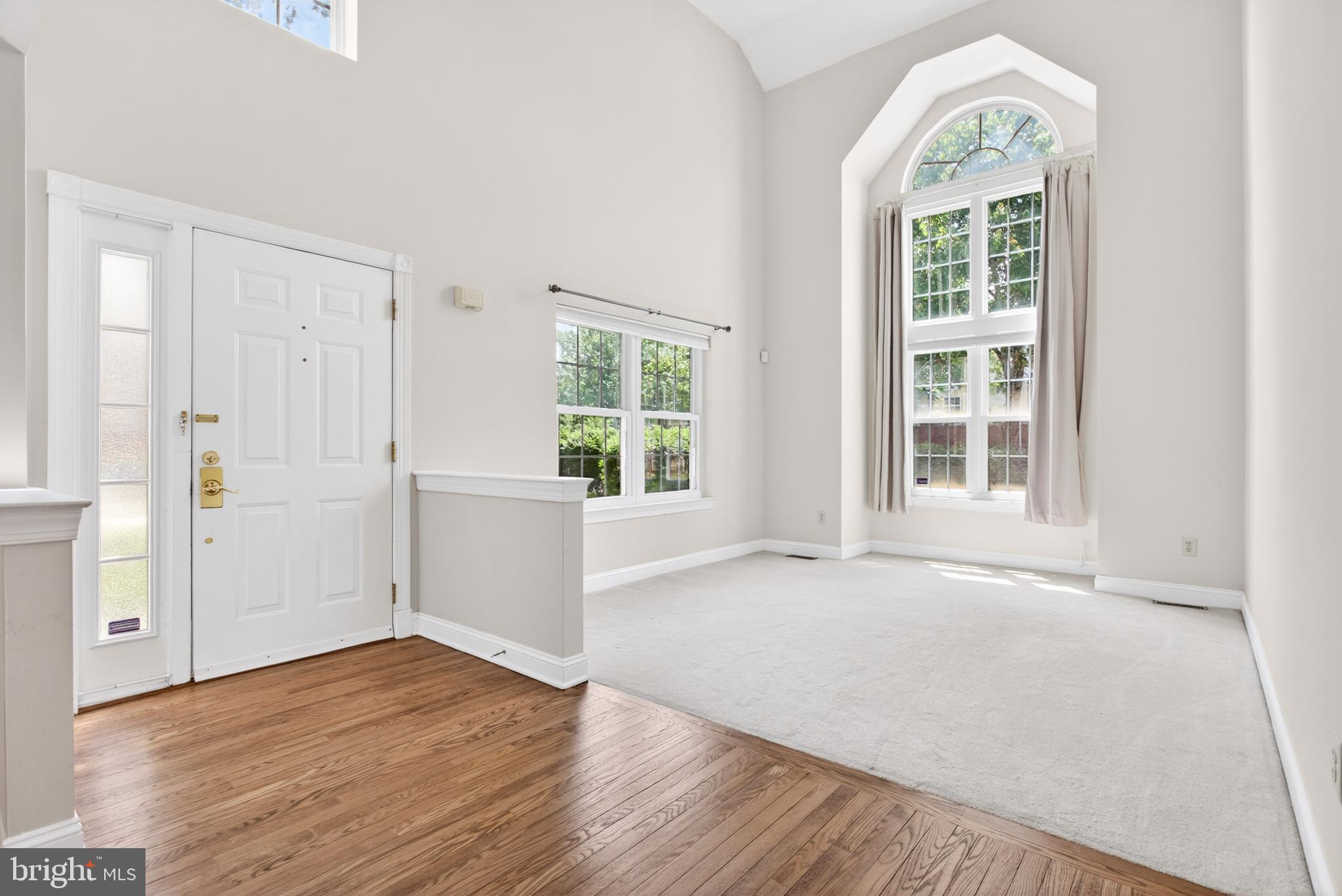 WILLIAMSBURG VILLA - Residential