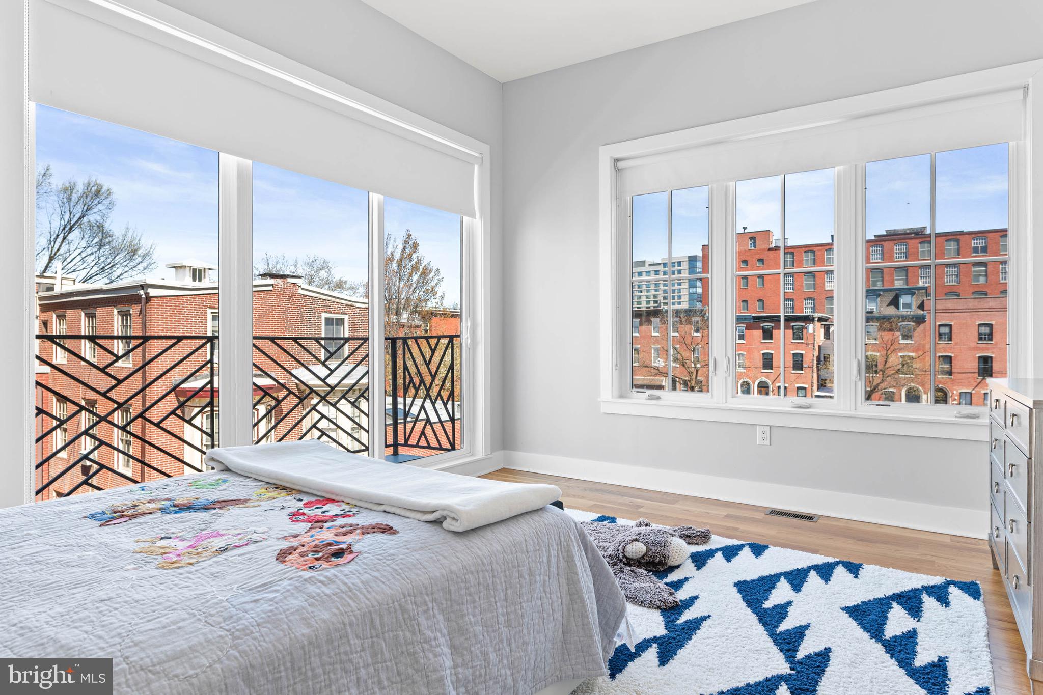 FAIRMOUNT - Residential