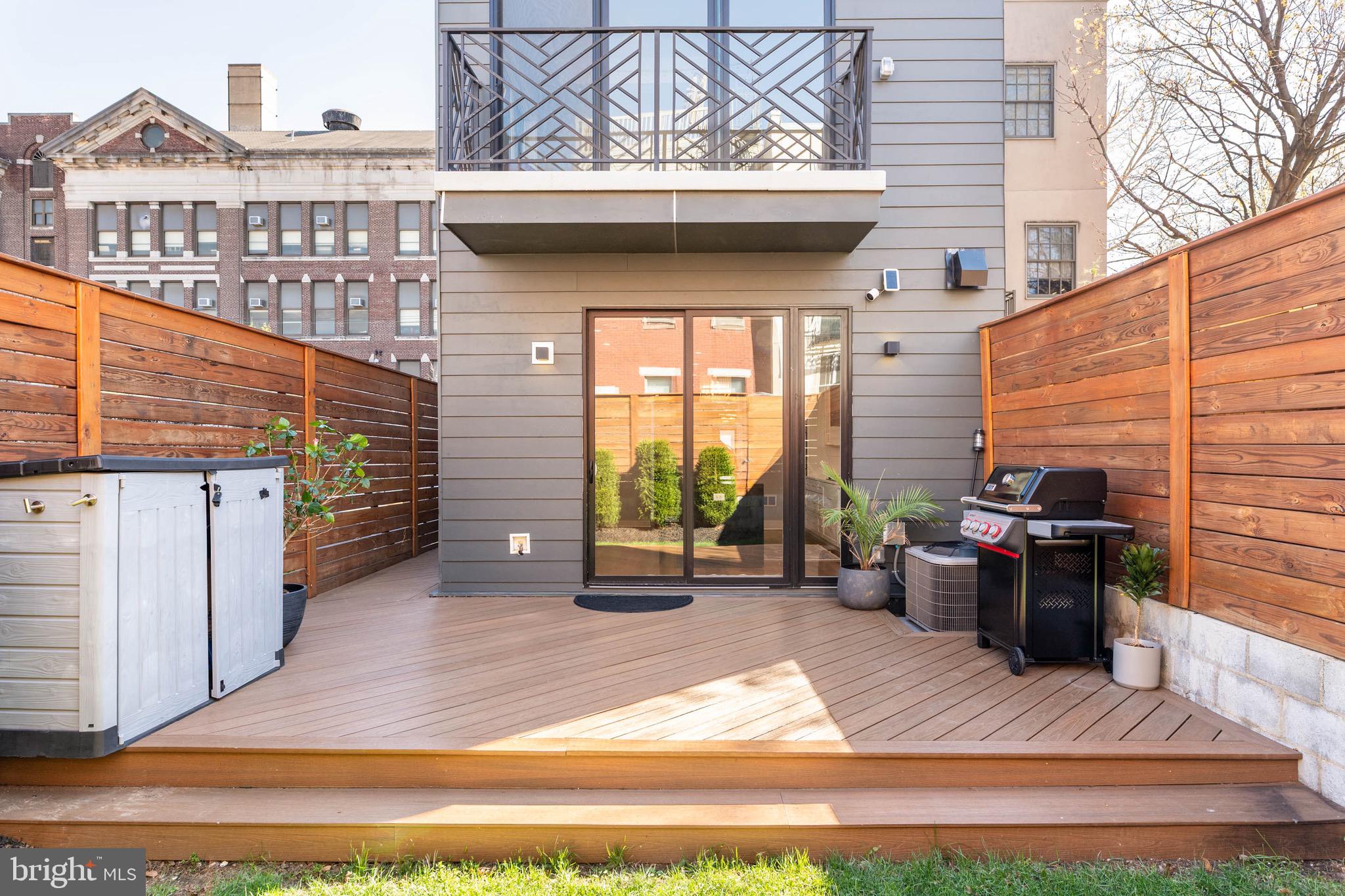 FAIRMOUNT - Residential