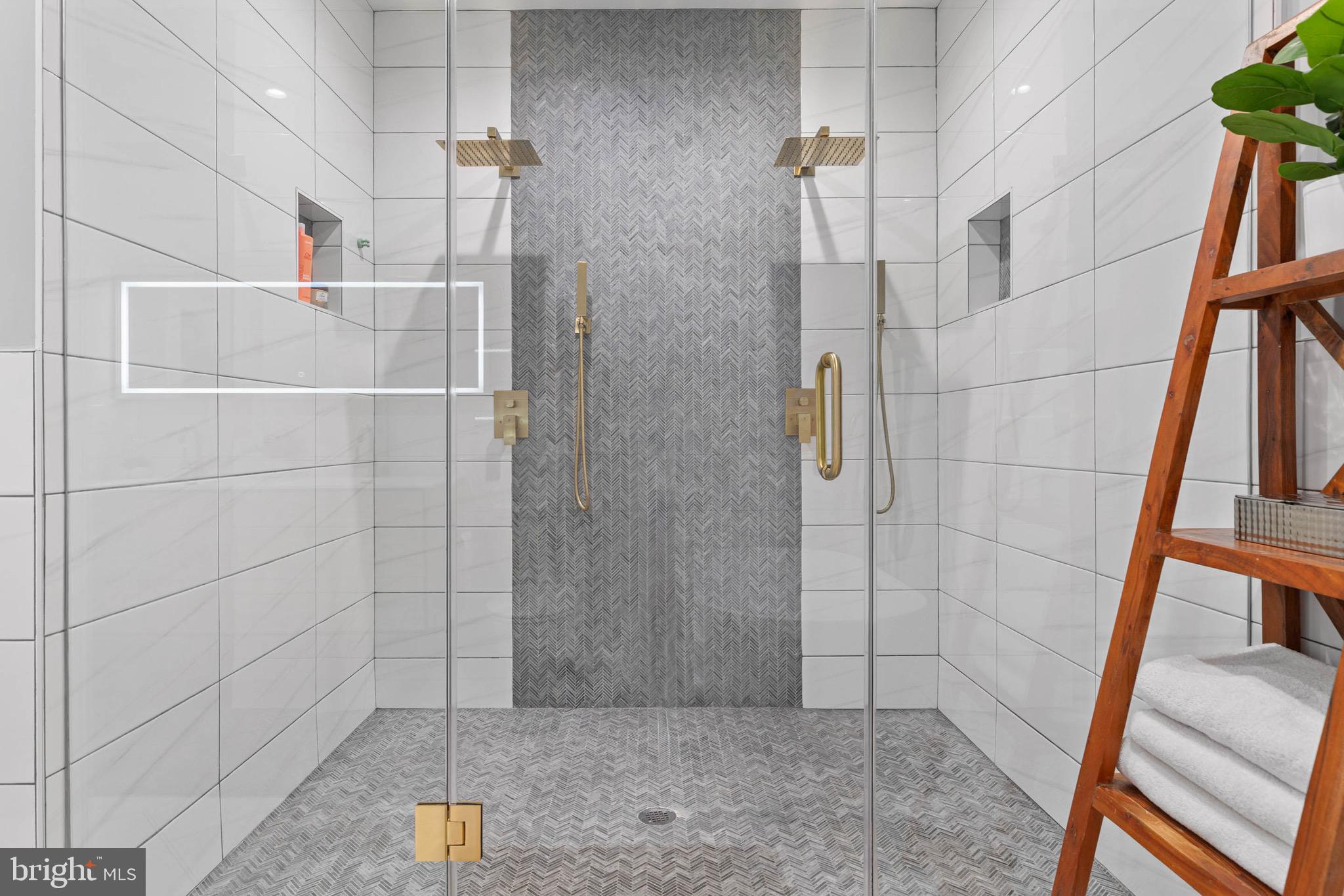 FAIRMOUNT - Residential