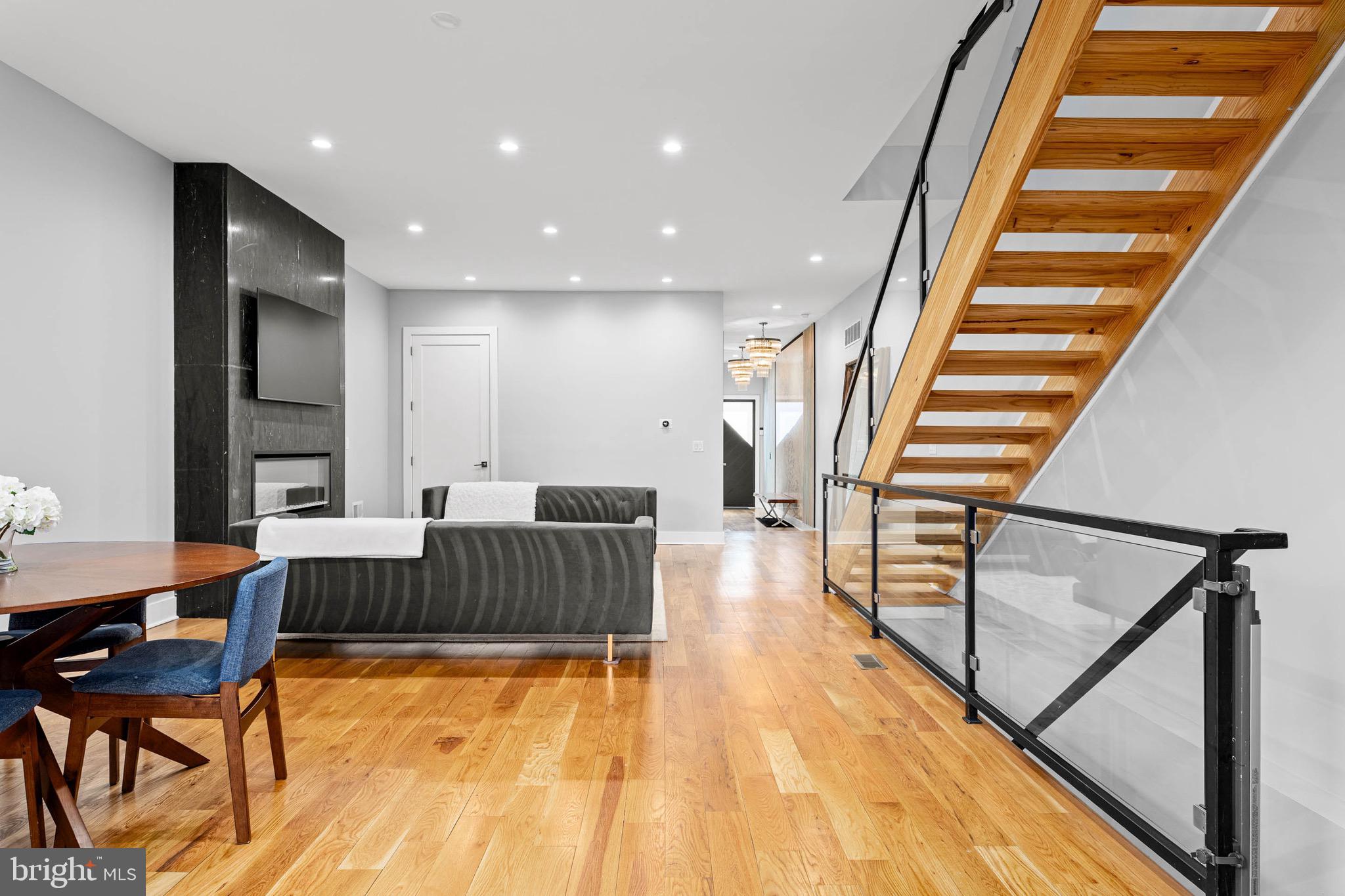 FAIRMOUNT - Residential