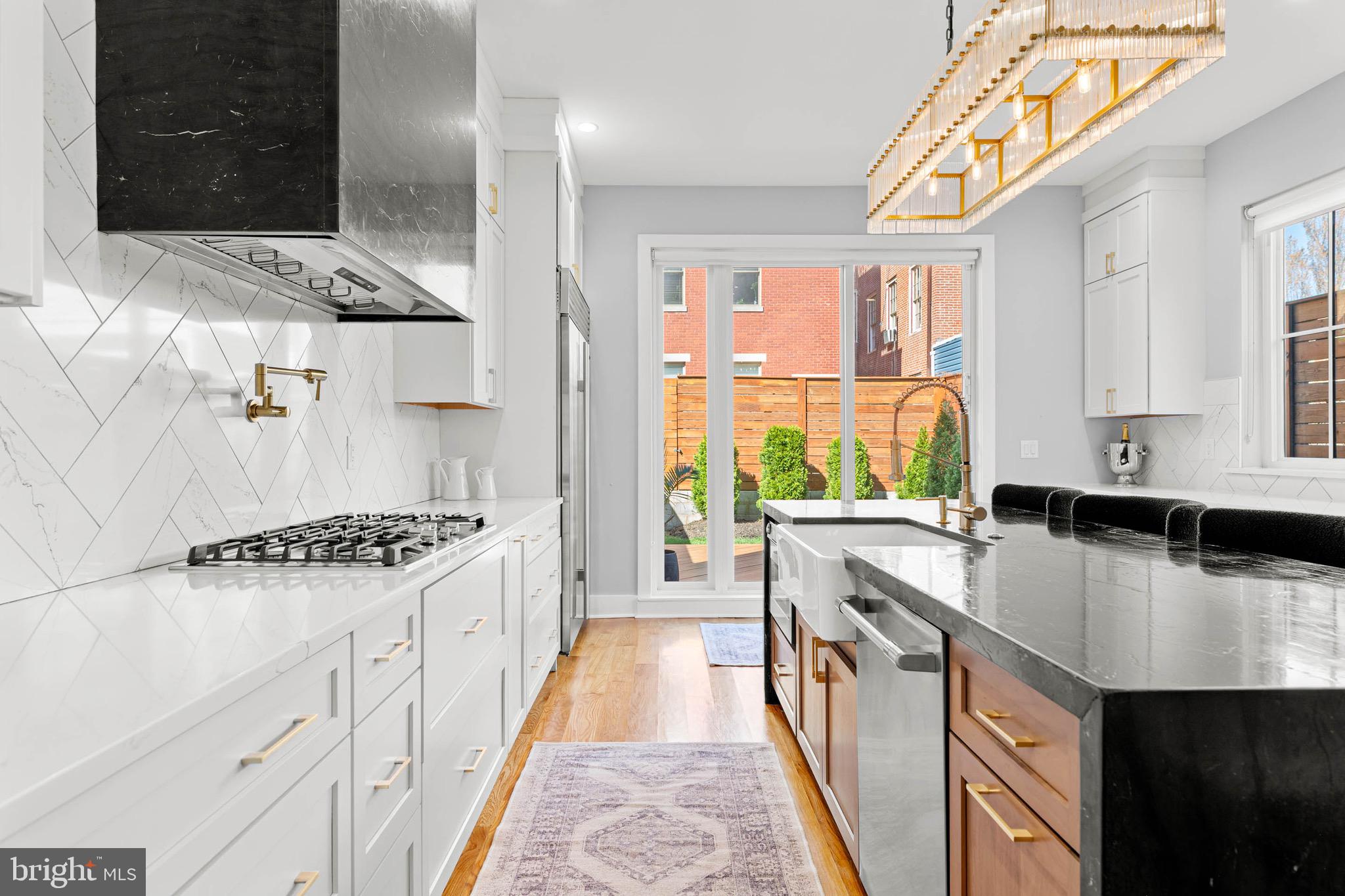 FAIRMOUNT - Residential